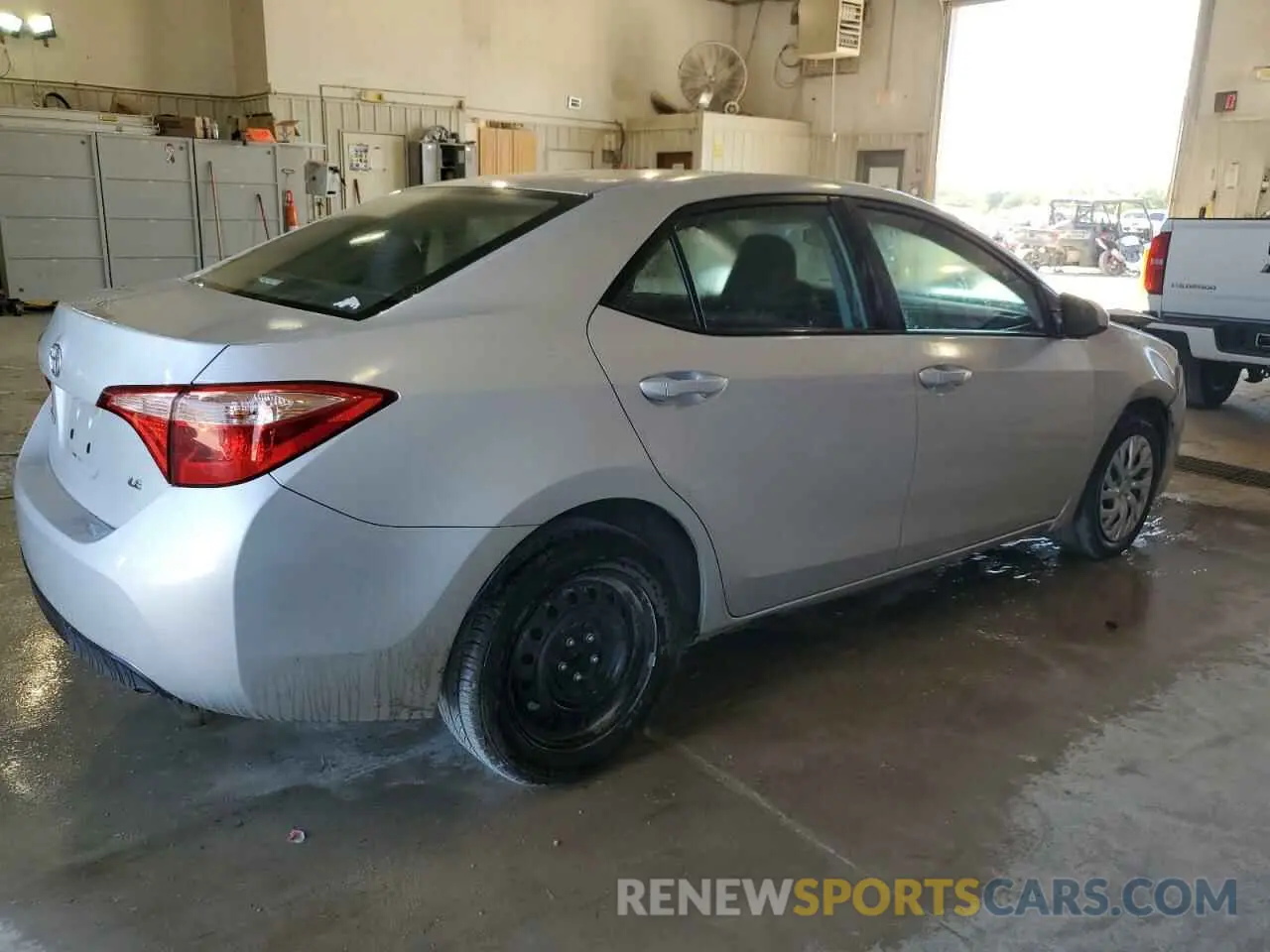 3 Photograph of a damaged car 5YFBURHEXKP922429 TOYOTA COROLLA 2019