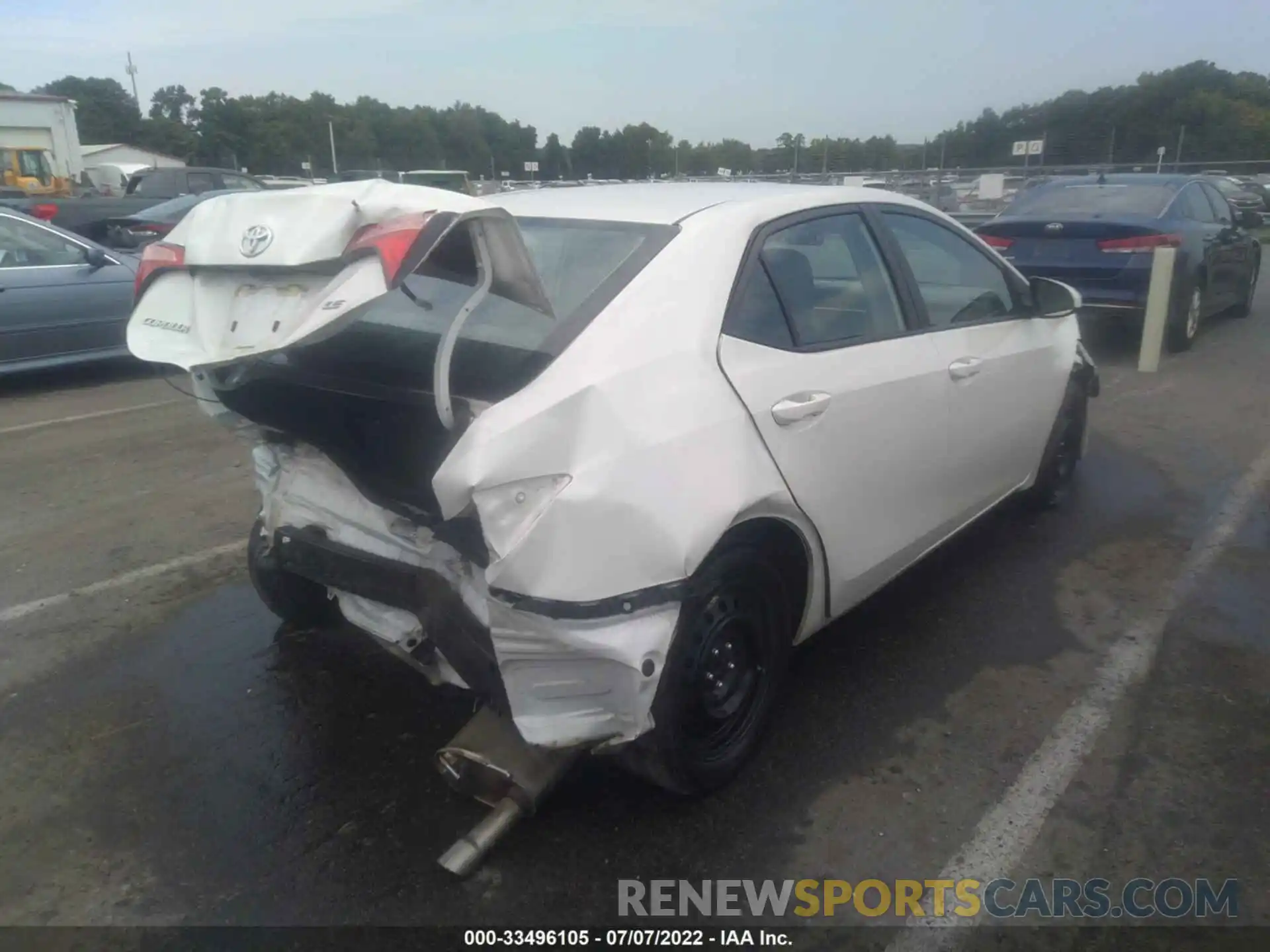 4 Photograph of a damaged car 5YFBURHEXKP922737 TOYOTA COROLLA 2019