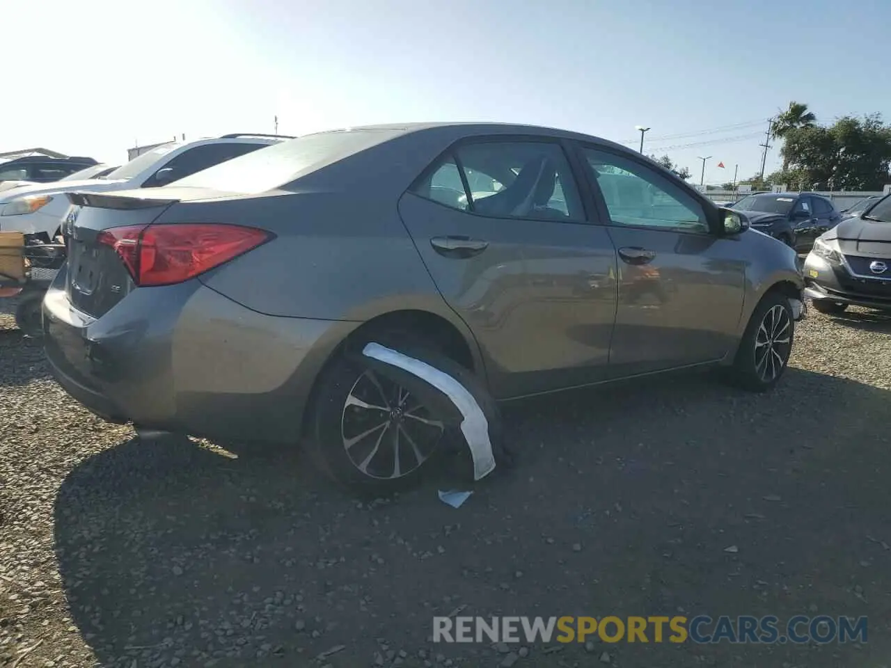 3 Photograph of a damaged car 5YFBURHEXKP922866 TOYOTA COROLLA 2019