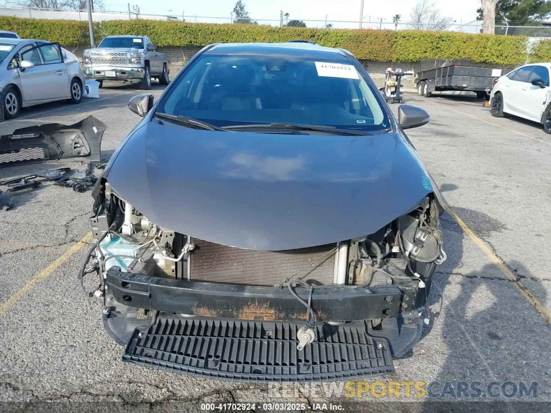 13 Photograph of a damaged car 5YFBURHEXKP922883 TOYOTA COROLLA 2019