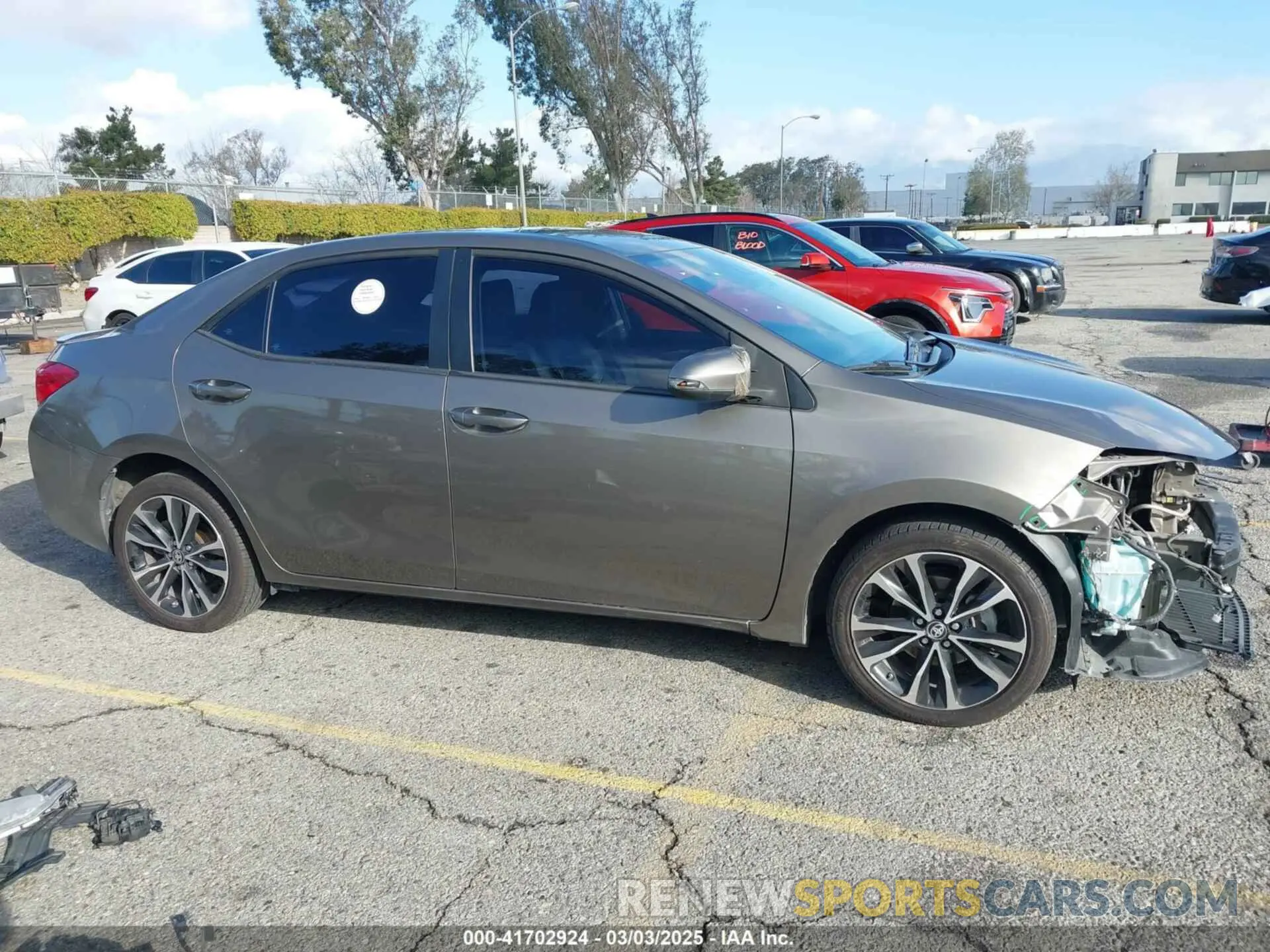 14 Photograph of a damaged car 5YFBURHEXKP922883 TOYOTA COROLLA 2019