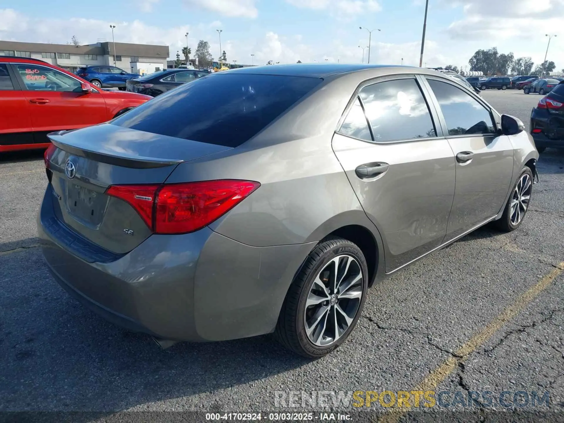 4 Photograph of a damaged car 5YFBURHEXKP922883 TOYOTA COROLLA 2019