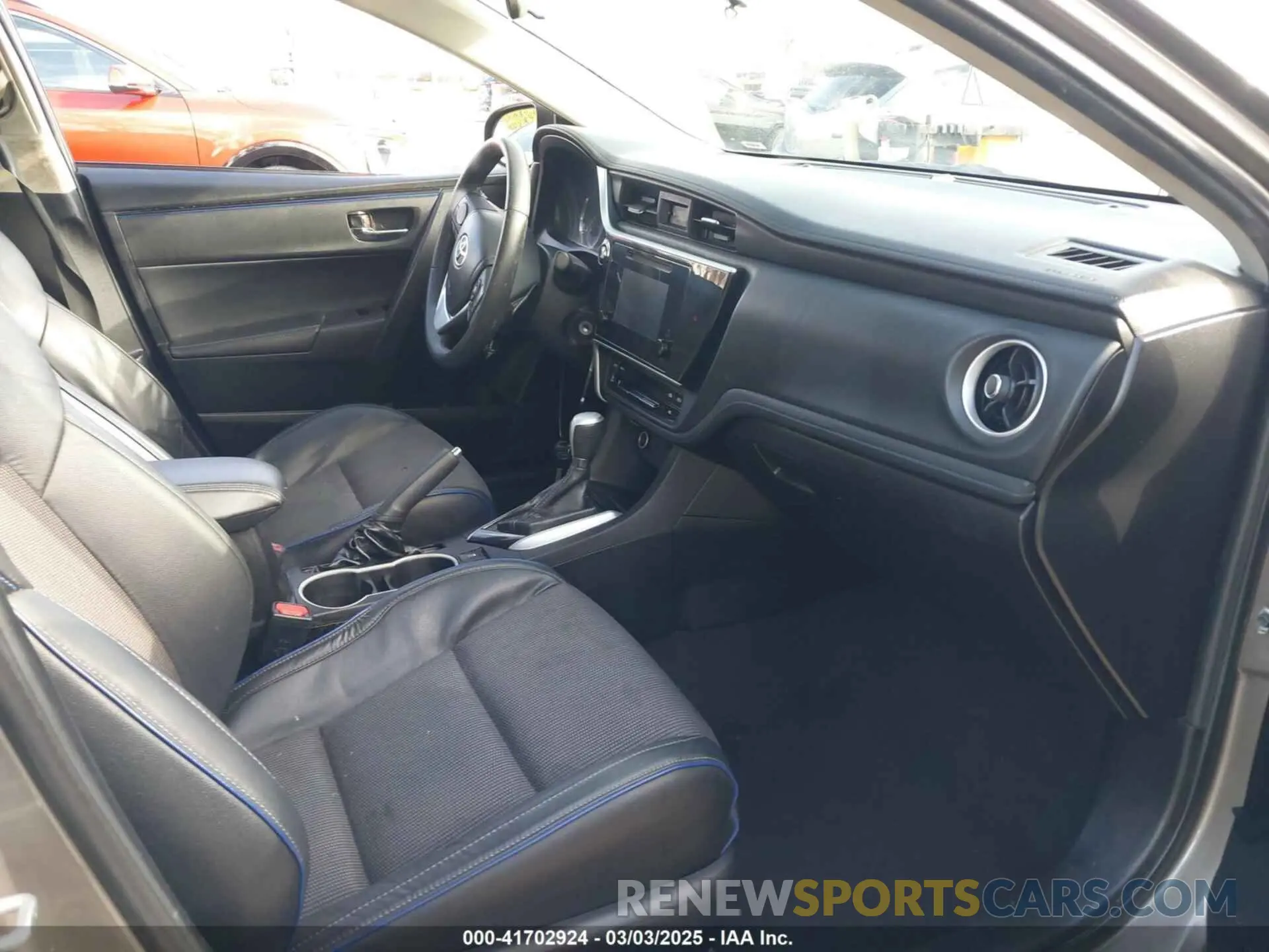5 Photograph of a damaged car 5YFBURHEXKP922883 TOYOTA COROLLA 2019