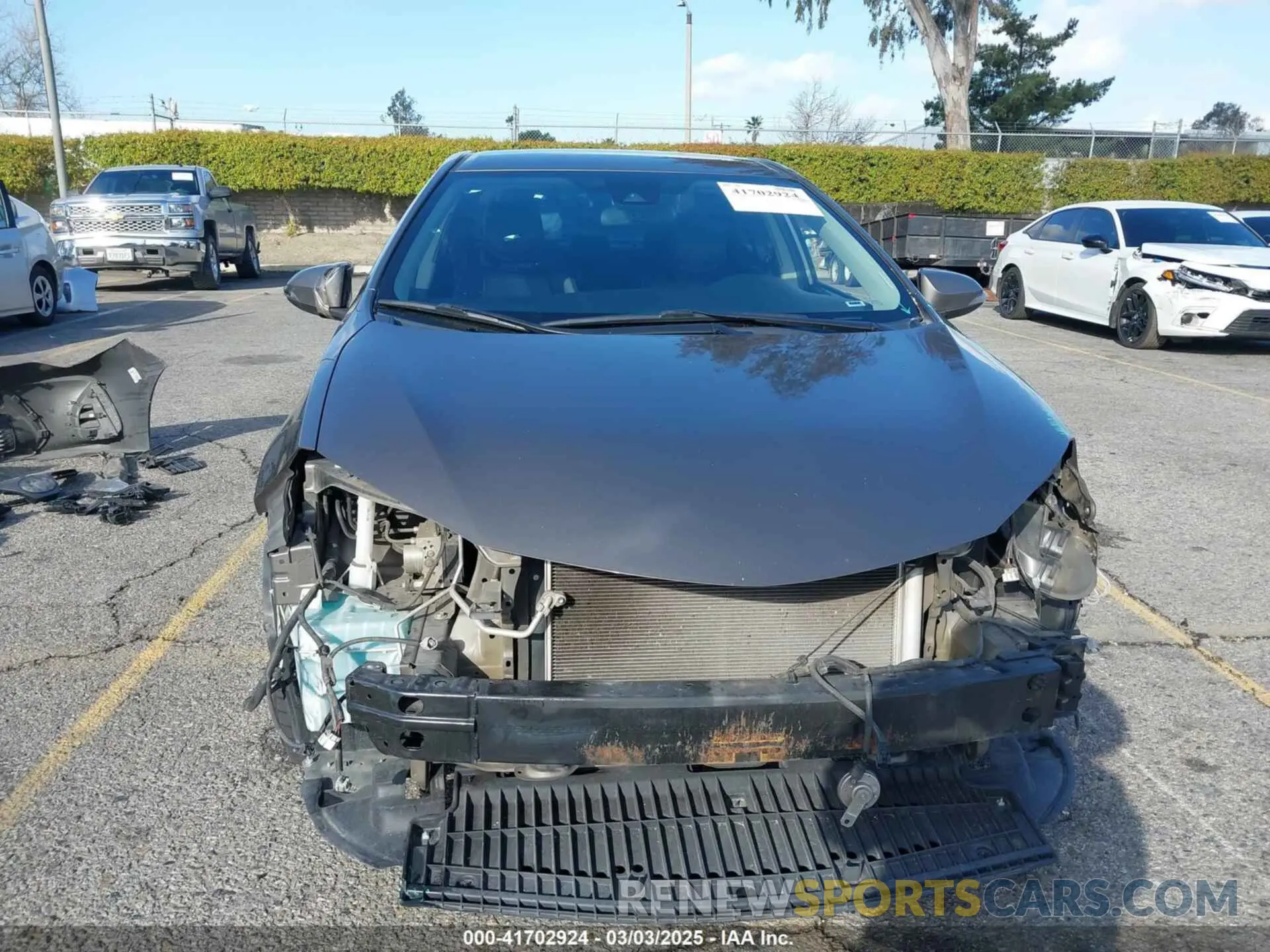 6 Photograph of a damaged car 5YFBURHEXKP922883 TOYOTA COROLLA 2019