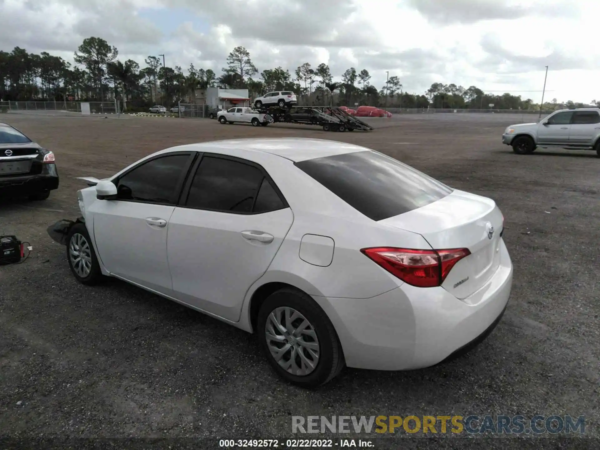 3 Photograph of a damaged car 5YFBURHEXKP925864 TOYOTA COROLLA 2019