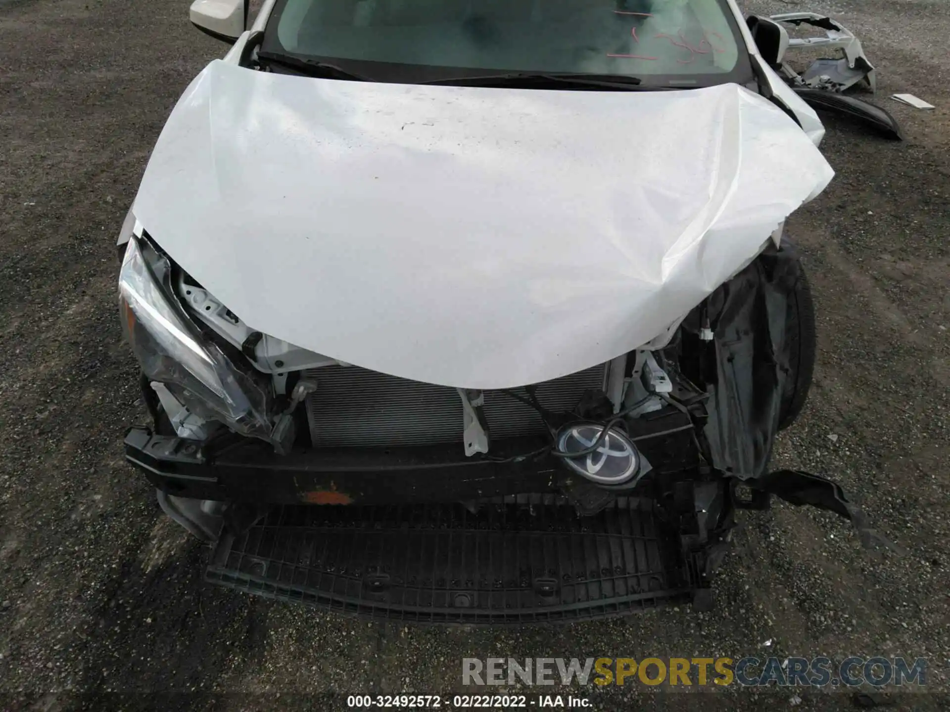 6 Photograph of a damaged car 5YFBURHEXKP925864 TOYOTA COROLLA 2019