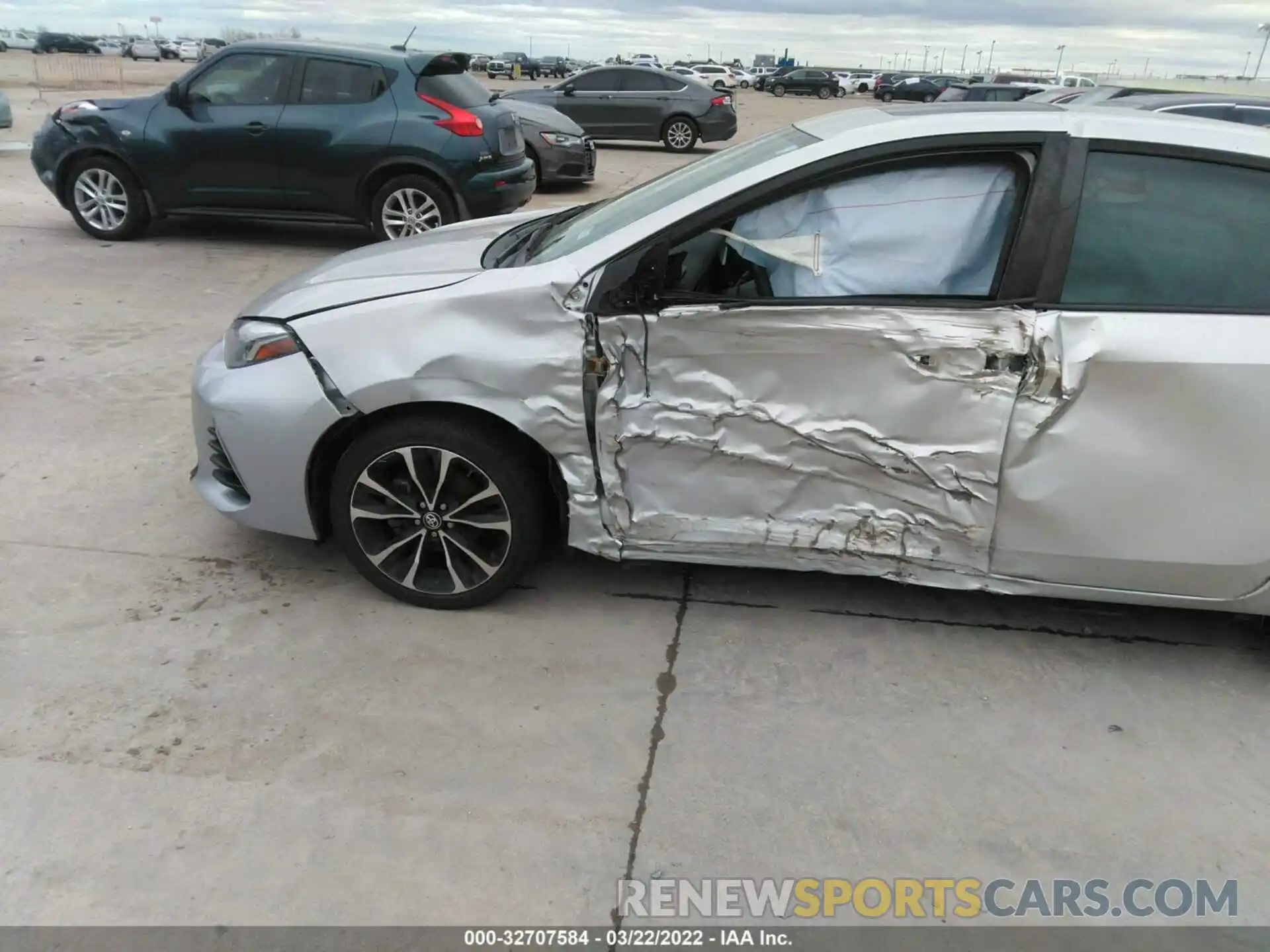 6 Photograph of a damaged car 5YFBURHEXKP926108 TOYOTA COROLLA 2019