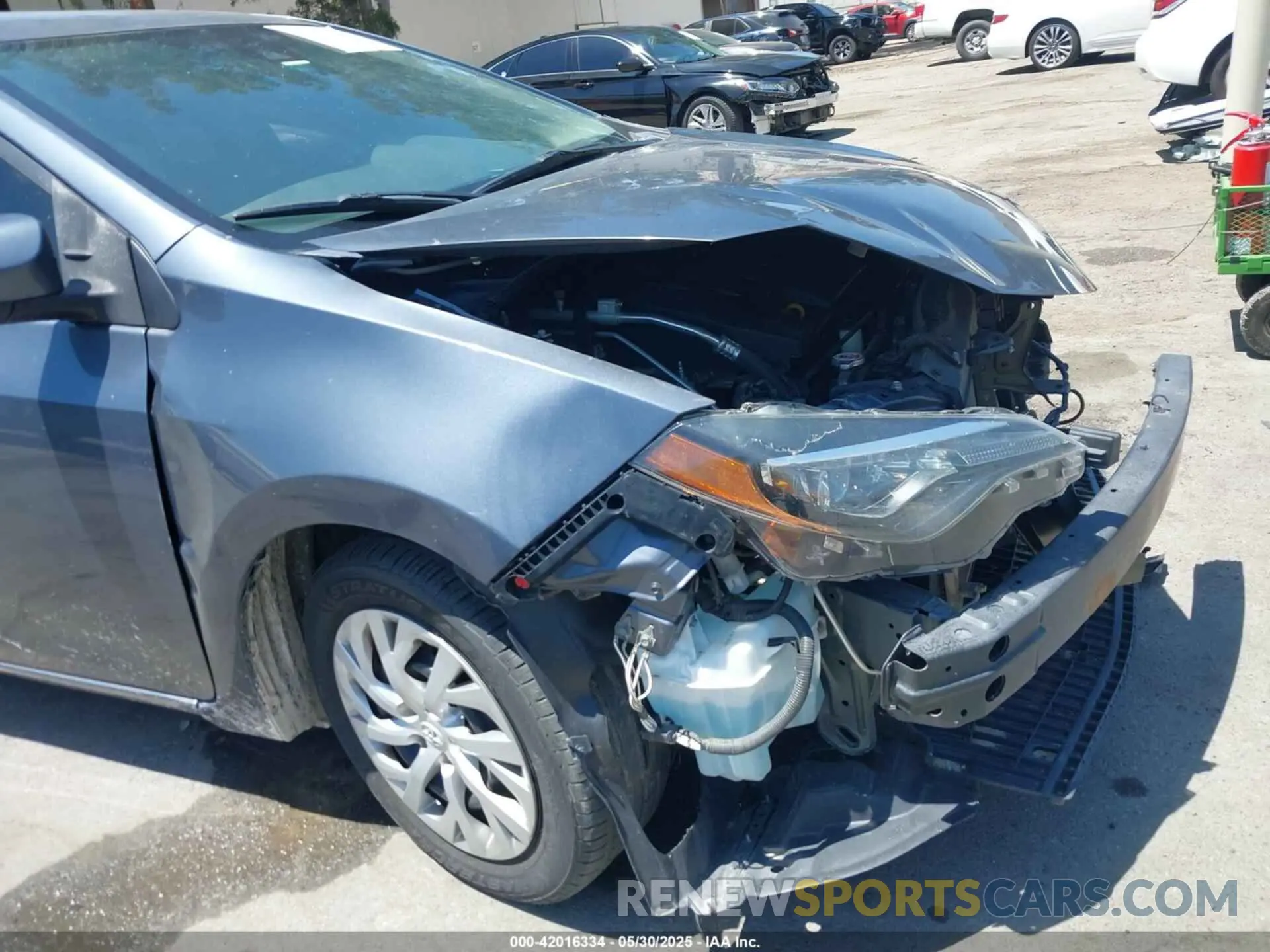 18 Photograph of a damaged car 5YFBURHEXKP926609 TOYOTA COROLLA 2019