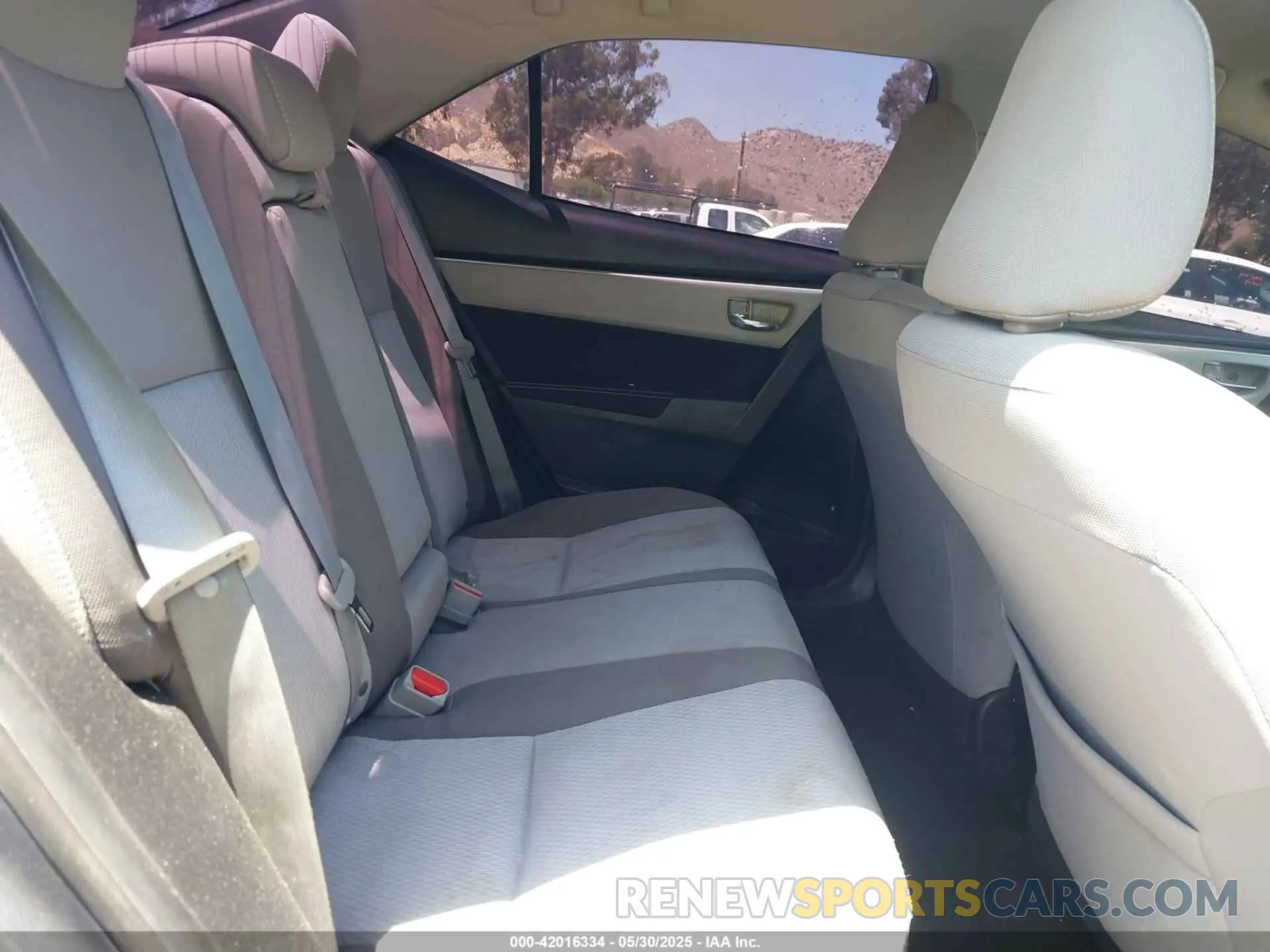 8 Photograph of a damaged car 5YFBURHEXKP926609 TOYOTA COROLLA 2019