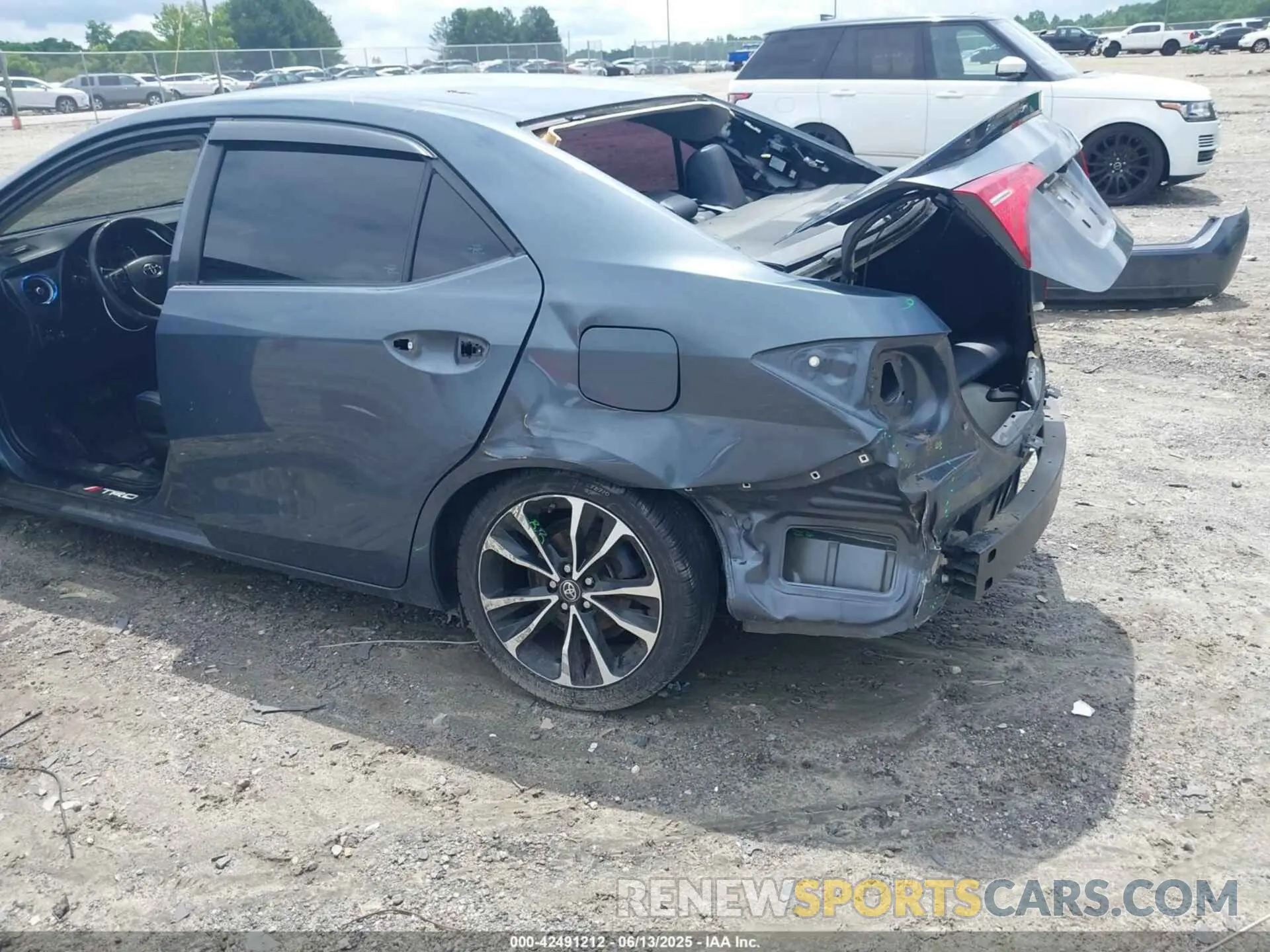 6 Photograph of a damaged car 5YFBURHEXKP926710 TOYOTA COROLLA 2019