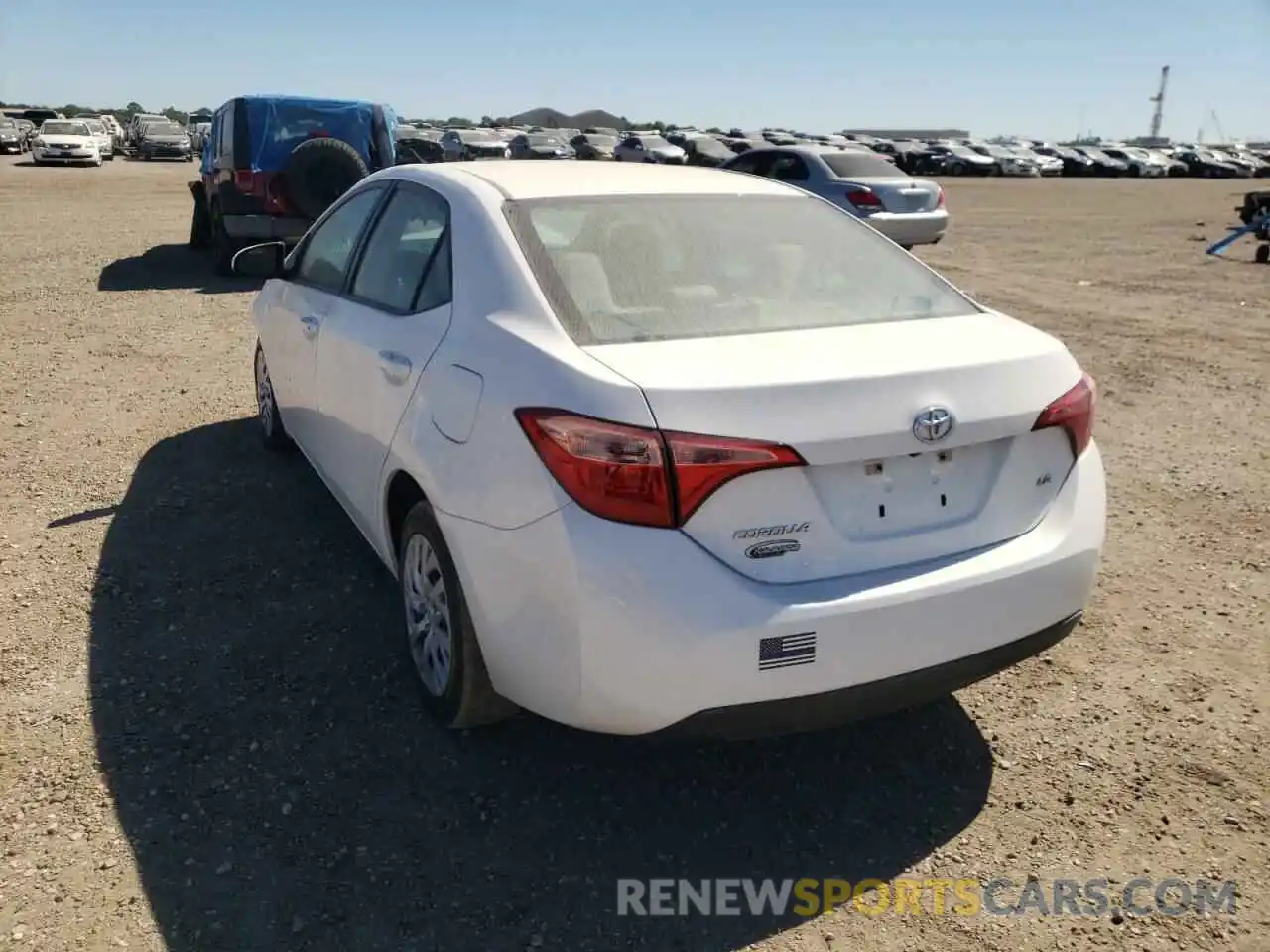 3 Photograph of a damaged car 5YFBURHEXKP927629 TOYOTA COROLLA 2019