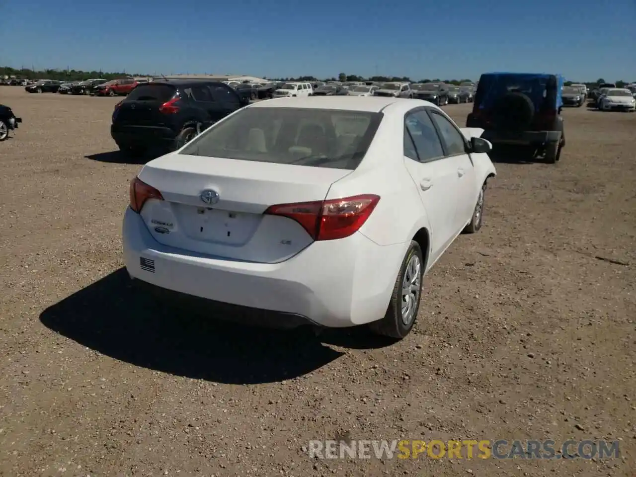 4 Photograph of a damaged car 5YFBURHEXKP927629 TOYOTA COROLLA 2019