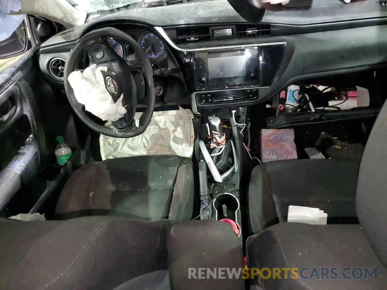 8 Photograph of a damaged car 5YFBURHEXKP928618 TOYOTA COROLLA 2019