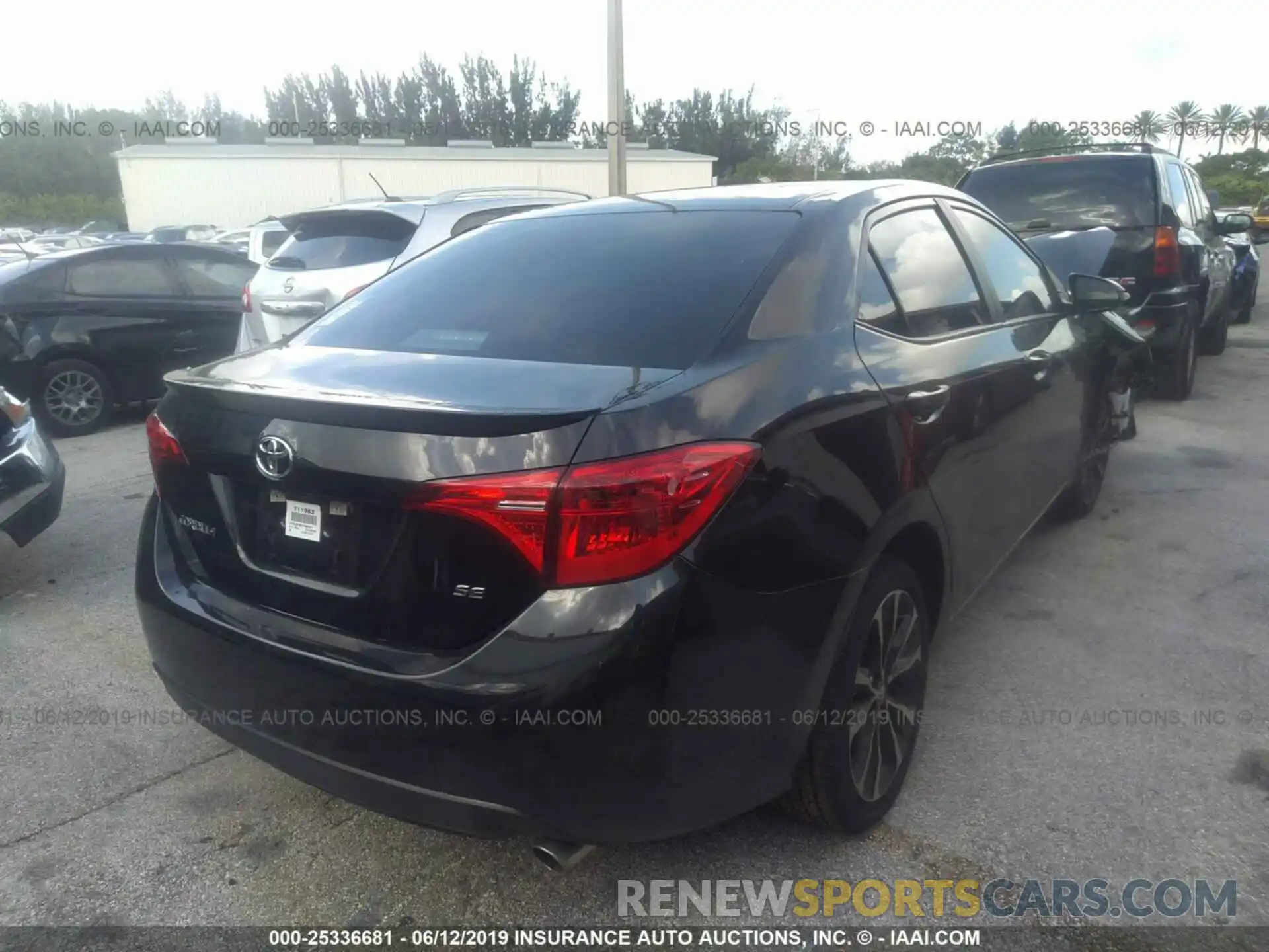 4 Photograph of a damaged car 5YFBURHEXKP929431 TOYOTA COROLLA 2019