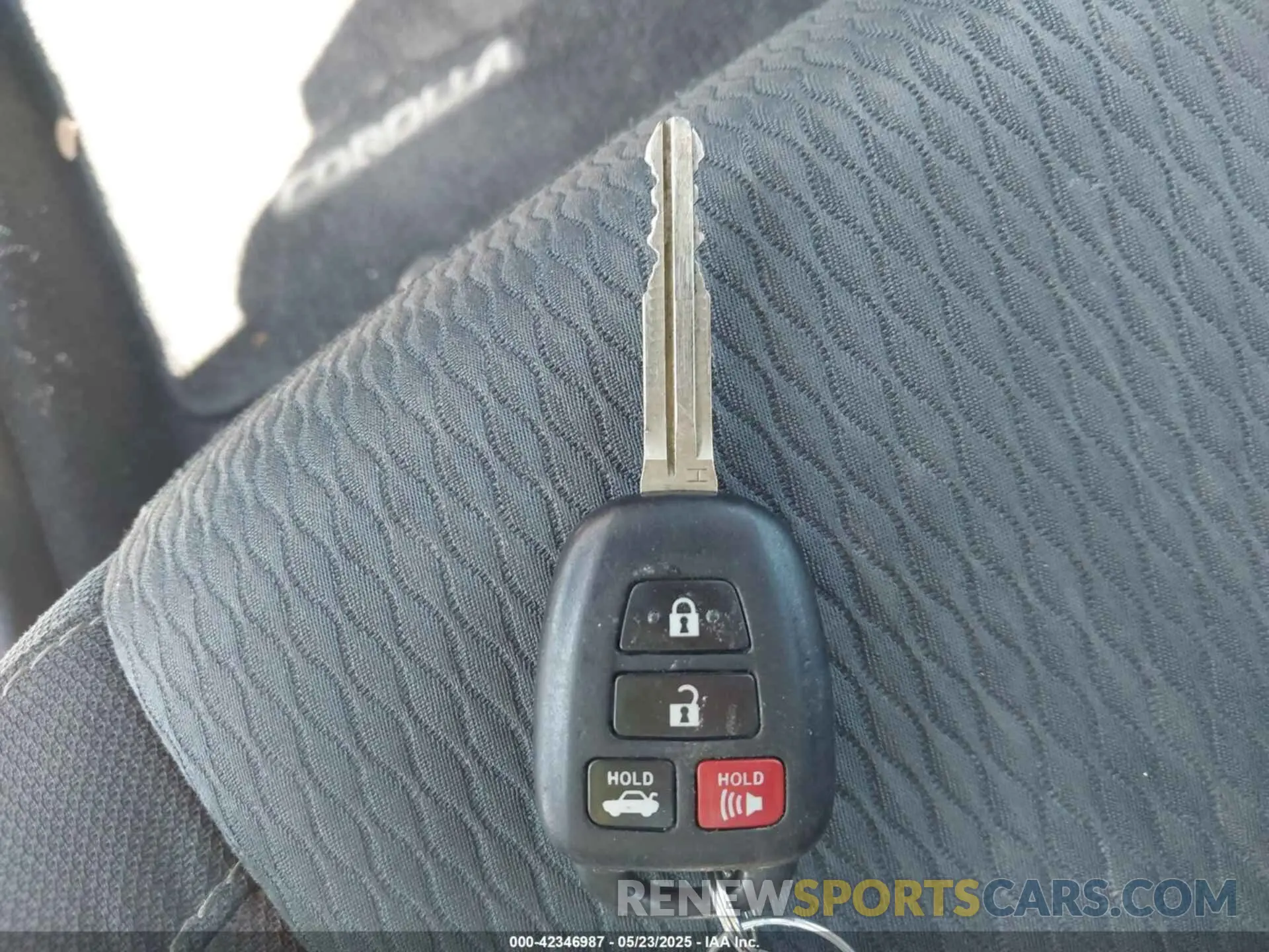 11 Photograph of a damaged car 5YFBURHEXKP929493 TOYOTA COROLLA 2019