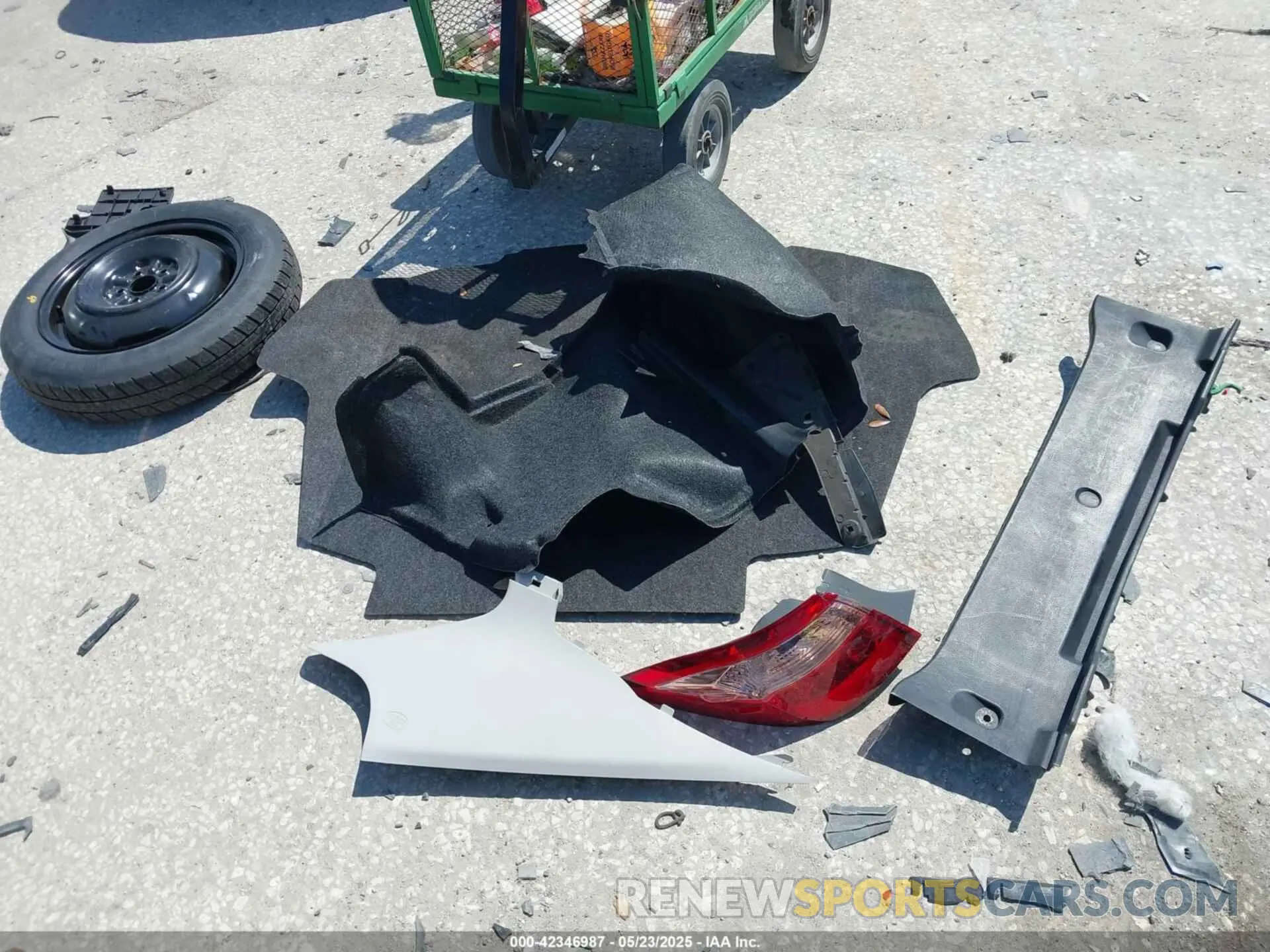 19 Photograph of a damaged car 5YFBURHEXKP929493 TOYOTA COROLLA 2019