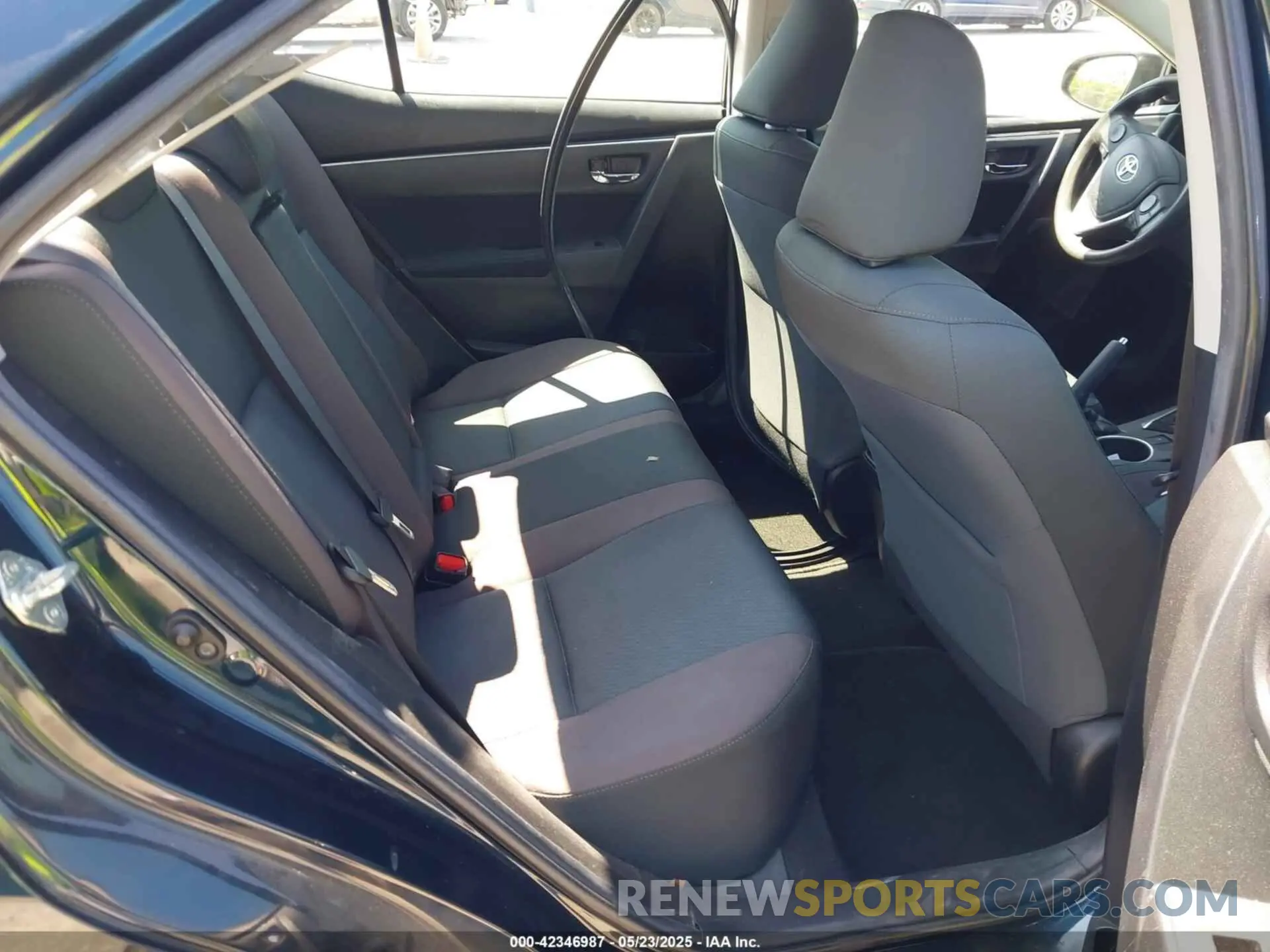 8 Photograph of a damaged car 5YFBURHEXKP929493 TOYOTA COROLLA 2019