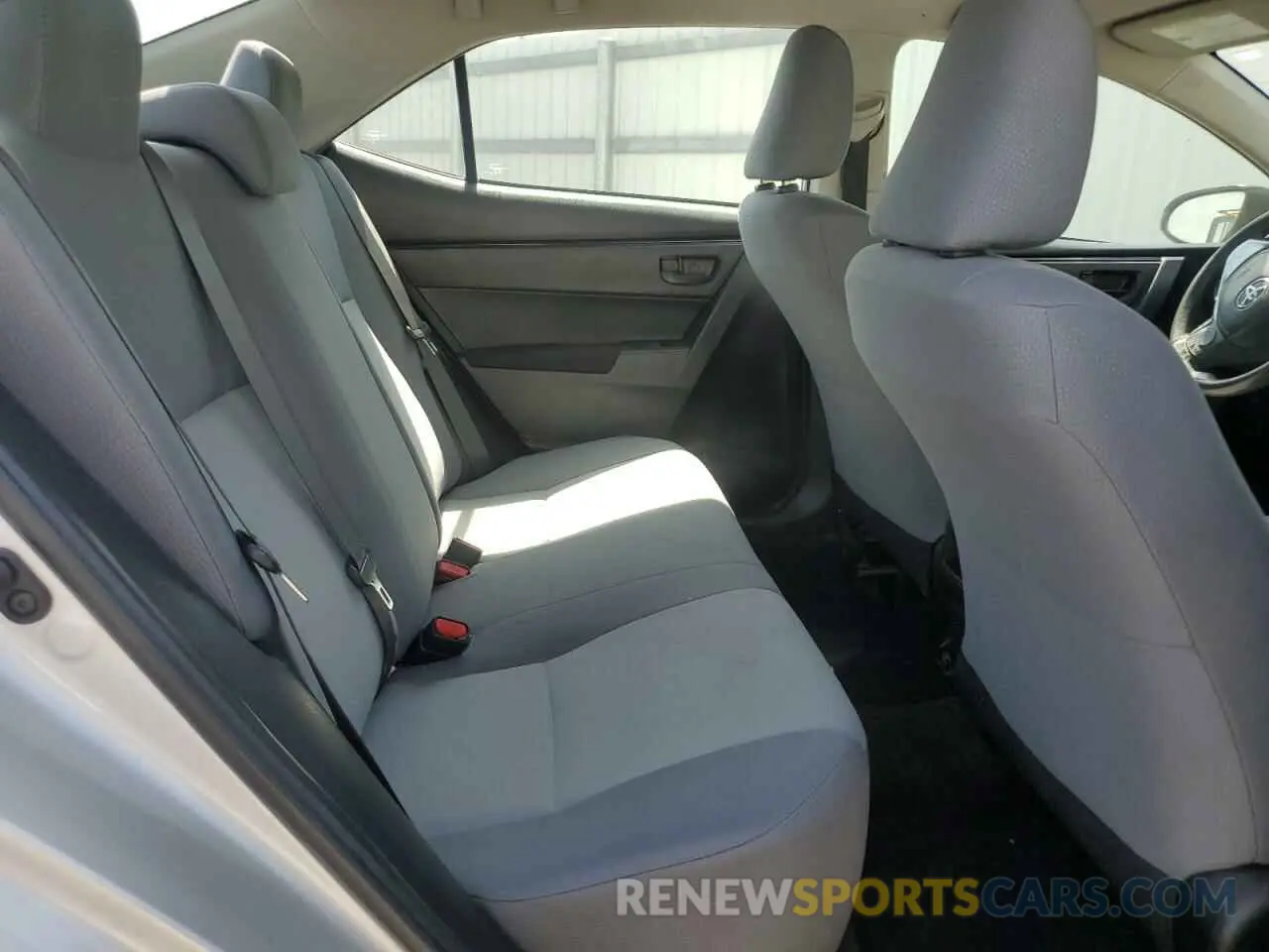 10 Photograph of a damaged car 5YFBURHEXKP930448 TOYOTA COROLLA 2019