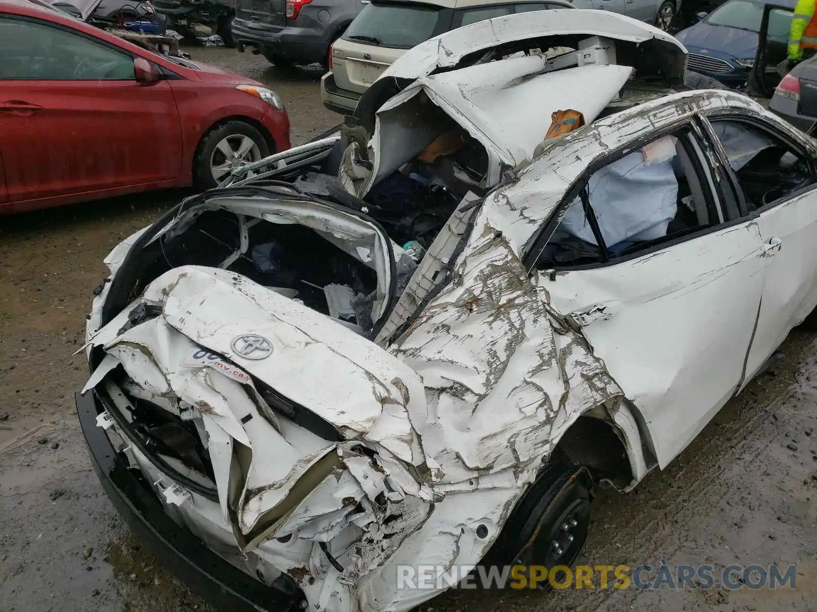 9 Photograph of a damaged car 5YFBURHEXKP932040 TOYOTA COROLLA 2019