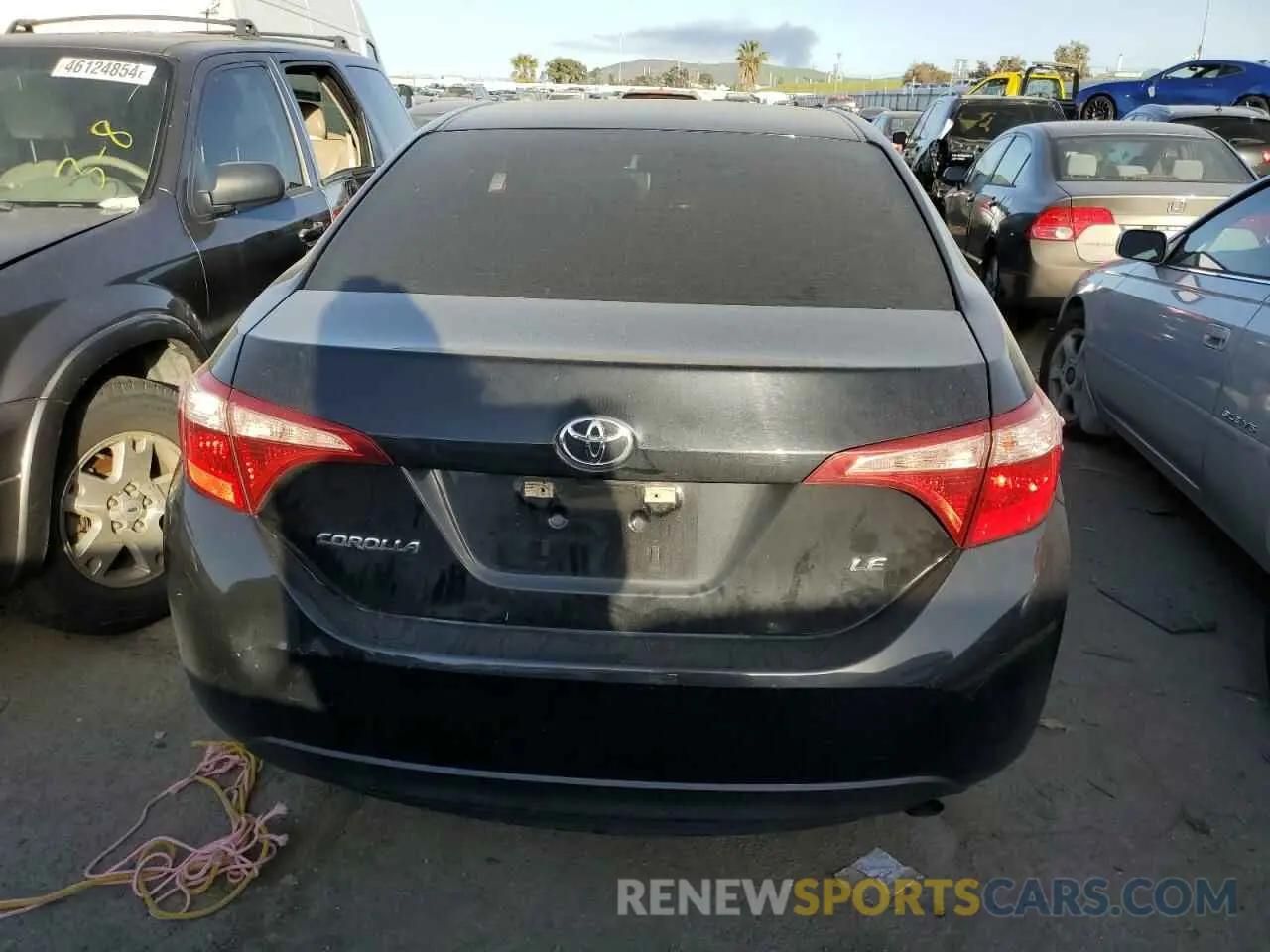 6 Photograph of a damaged car 5YFBURHEXKP934158 TOYOTA COROLLA 2019