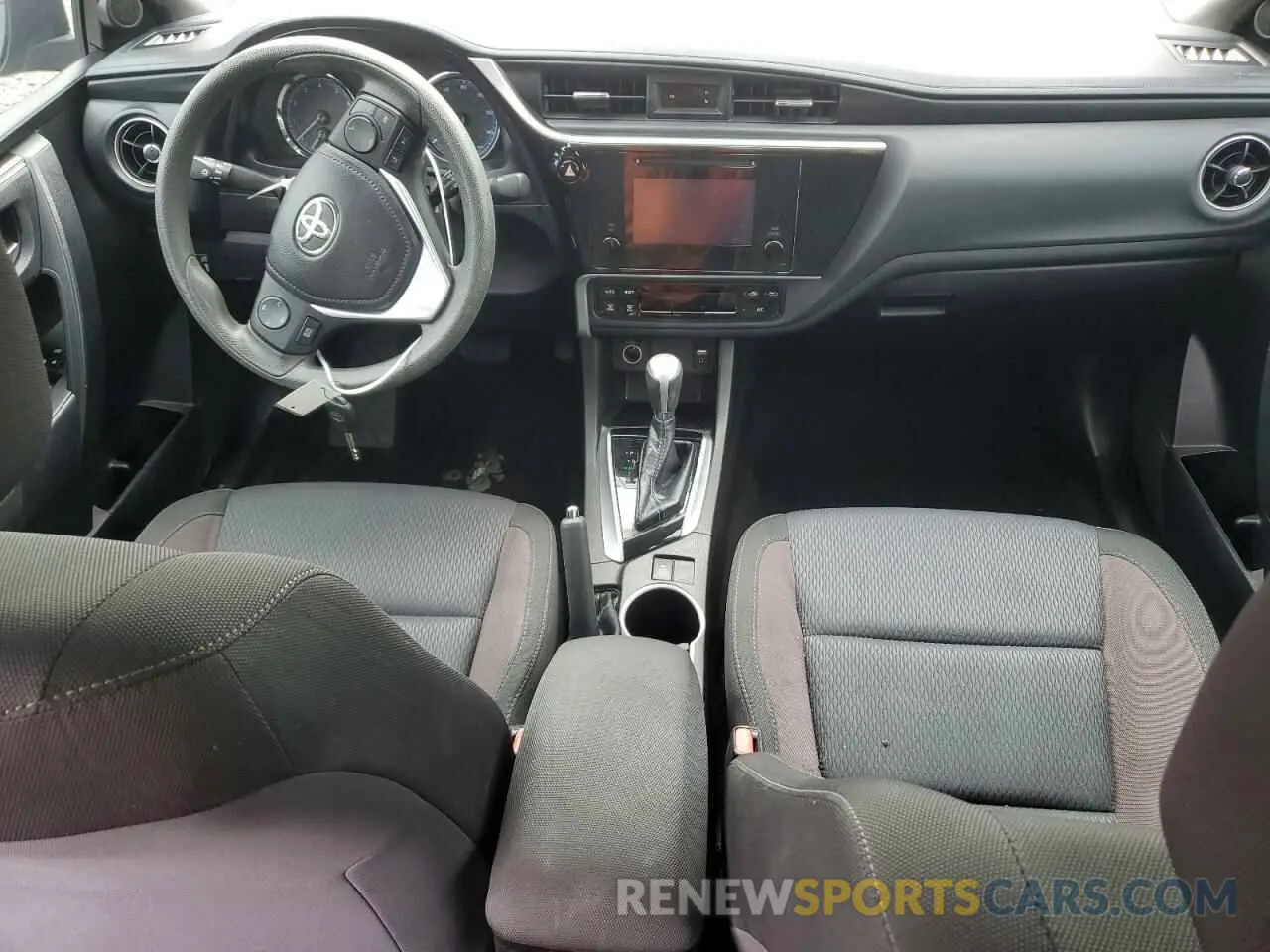 8 Photograph of a damaged car 5YFBURHEXKP934483 TOYOTA COROLLA 2019