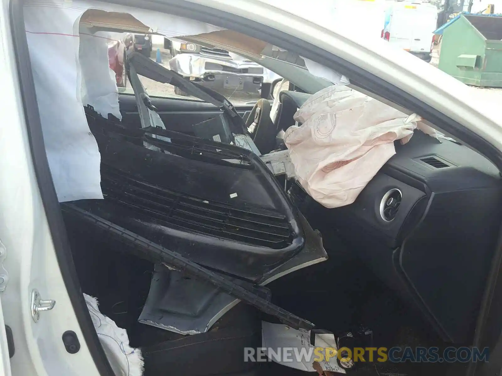 5 Photograph of a damaged car 5YFBURHEXKP936752 TOYOTA COROLLA 2019