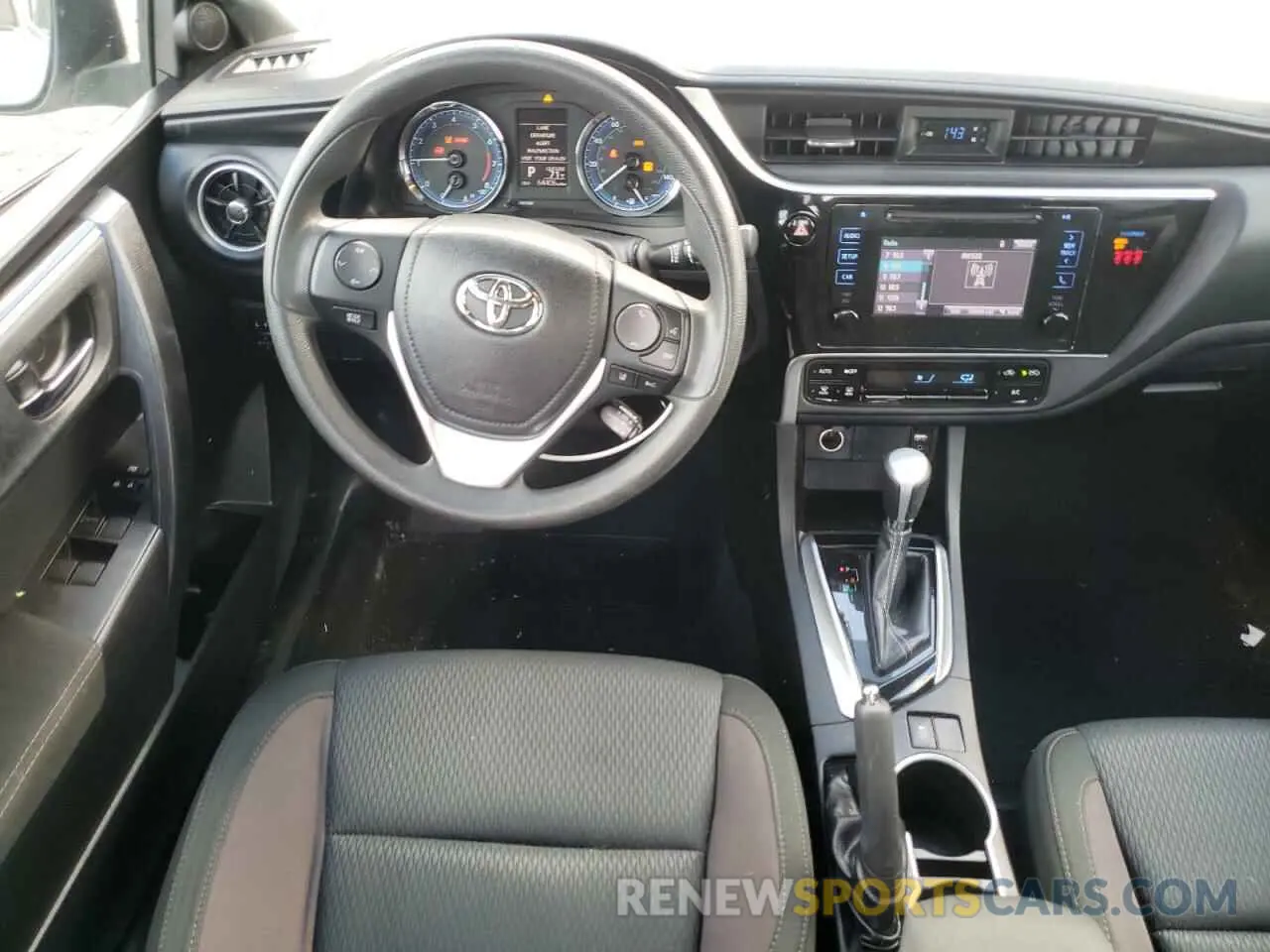 8 Photograph of a damaged car 5YFBURHEXKP938081 TOYOTA COROLLA 2019