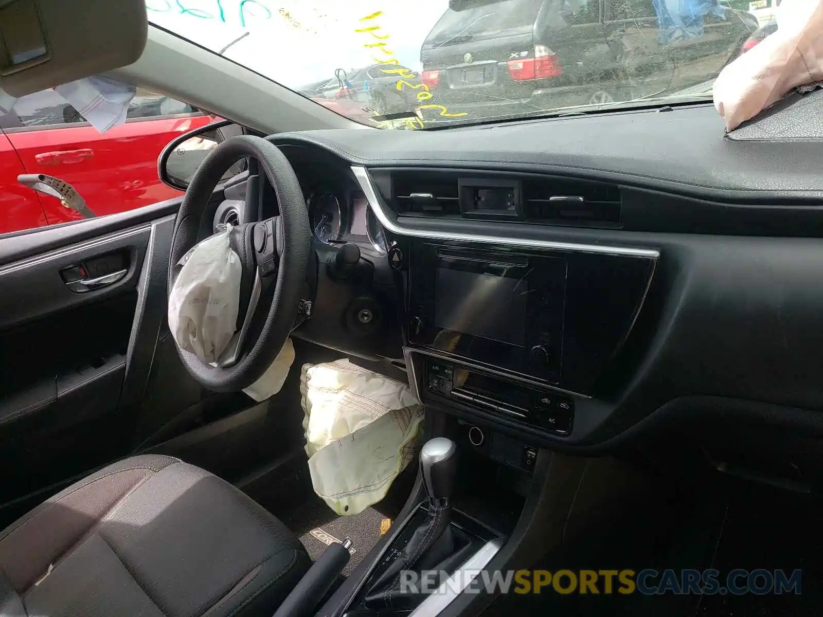 9 Photograph of a damaged car 5YFBURHEXKP939120 TOYOTA COROLLA 2019