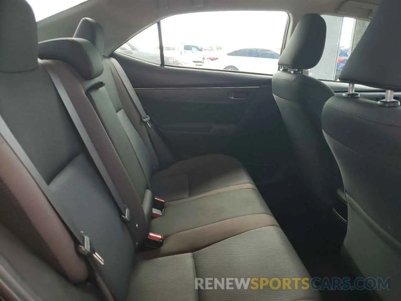 10 Photograph of a damaged car 5YFBURHEXKP939151 TOYOTA COROLLA 2019
