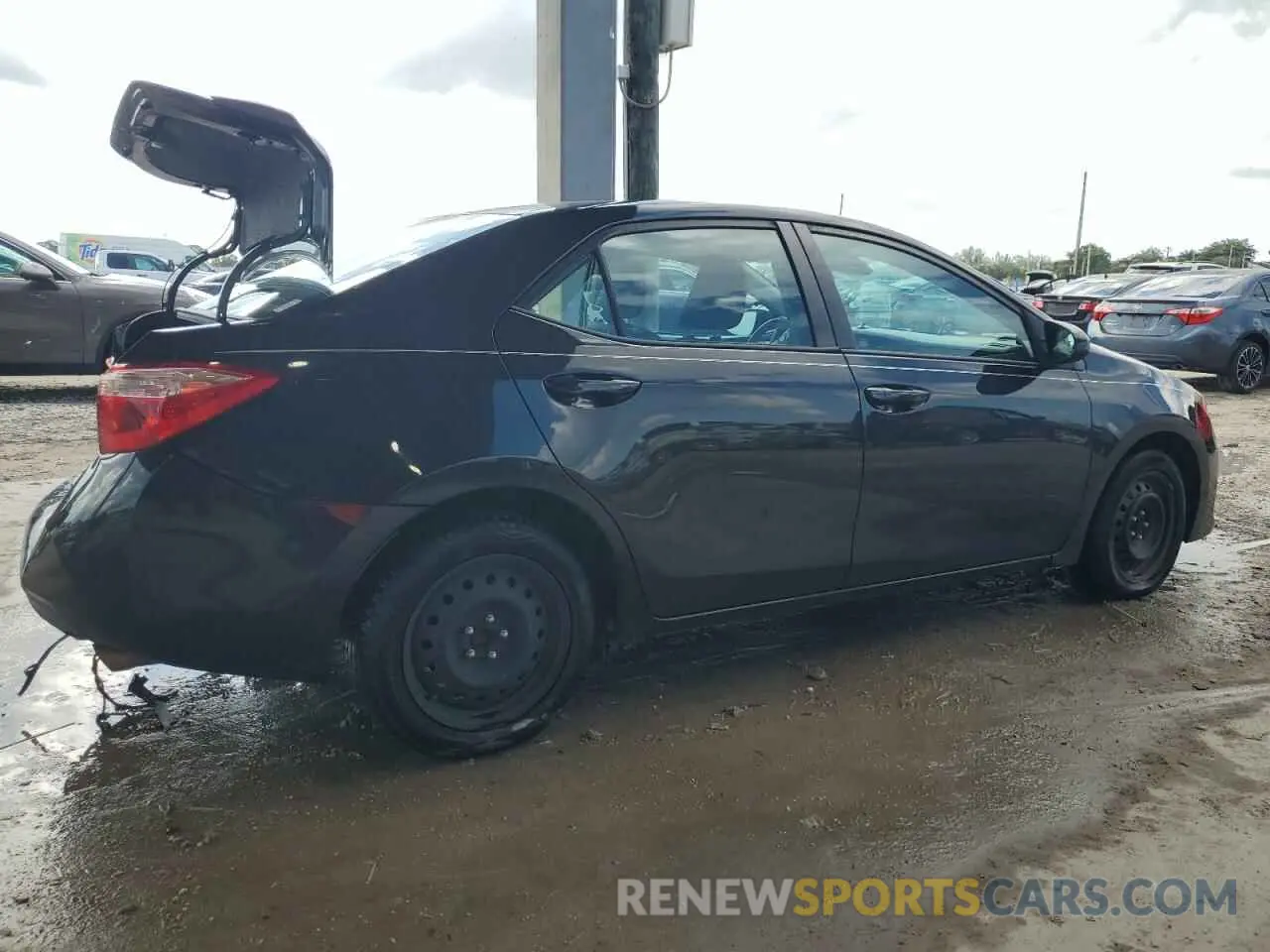 3 Photograph of a damaged car 5YFBURHEXKP939151 TOYOTA COROLLA 2019