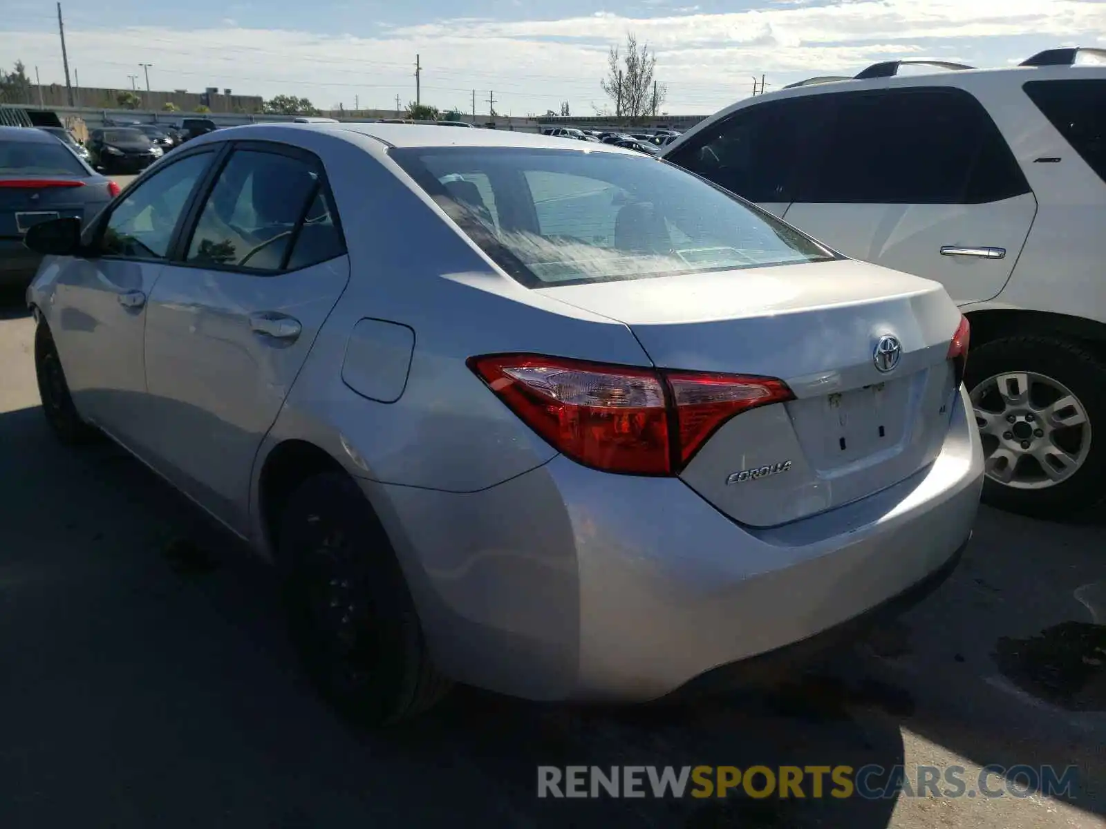 3 Photograph of a damaged car 5YFBURHEXKP939280 TOYOTA COROLLA 2019