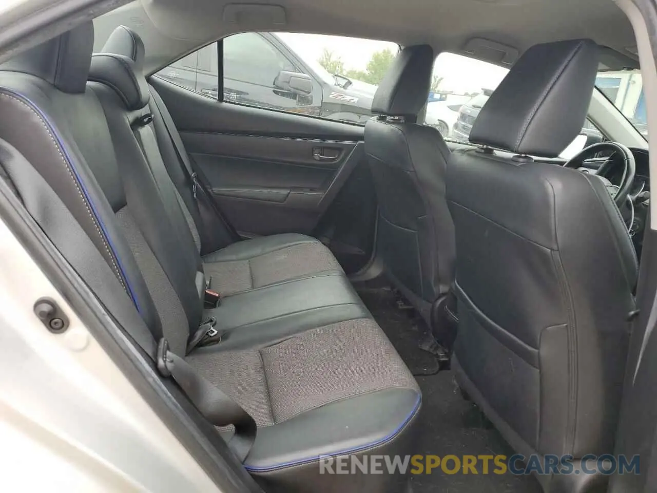 10 Photograph of a damaged car 5YFBURHEXKP940185 TOYOTA COROLLA 2019