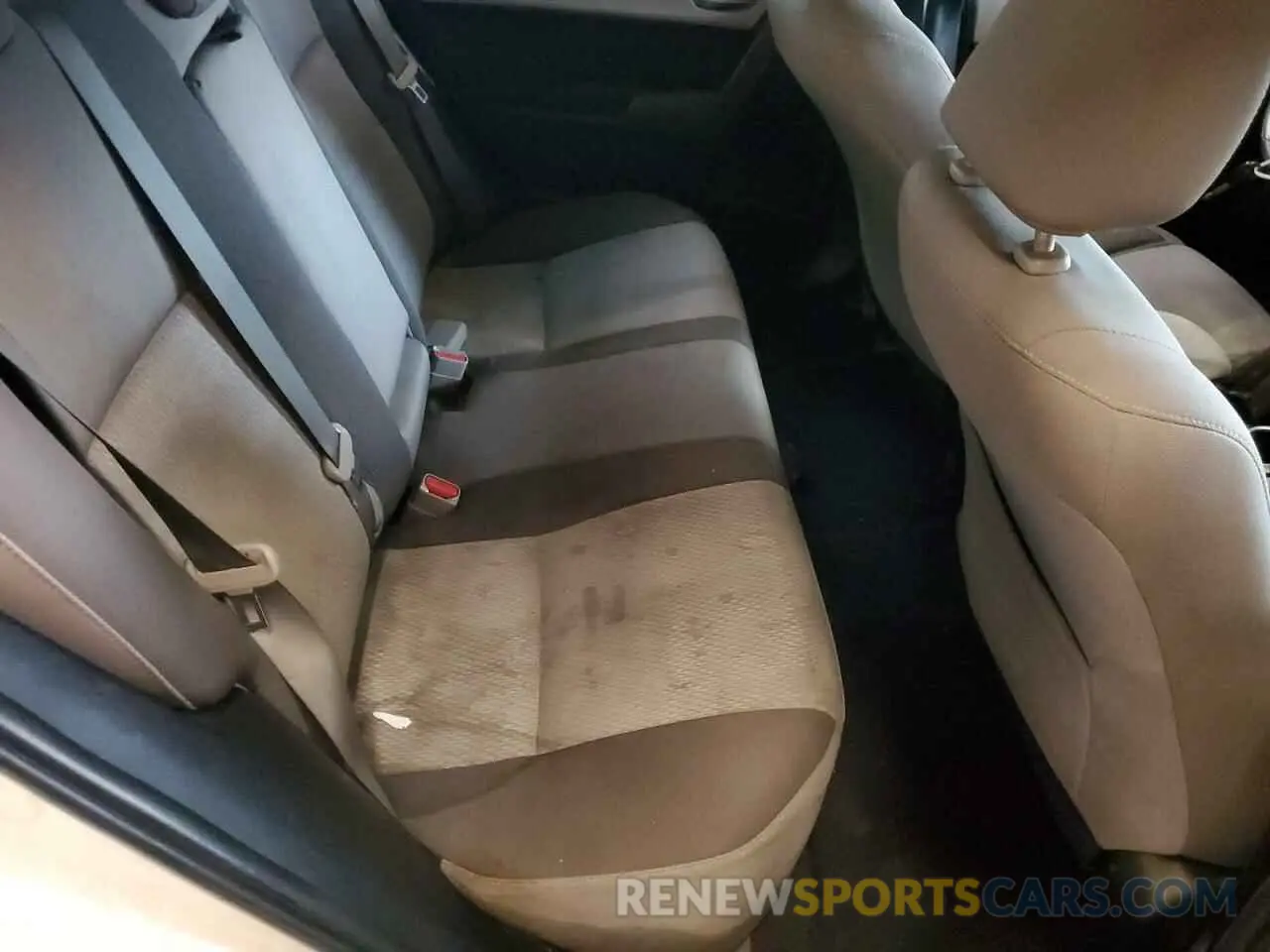 10 Photograph of a damaged car 5YFBURHEXKP940266 TOYOTA COROLLA 2019