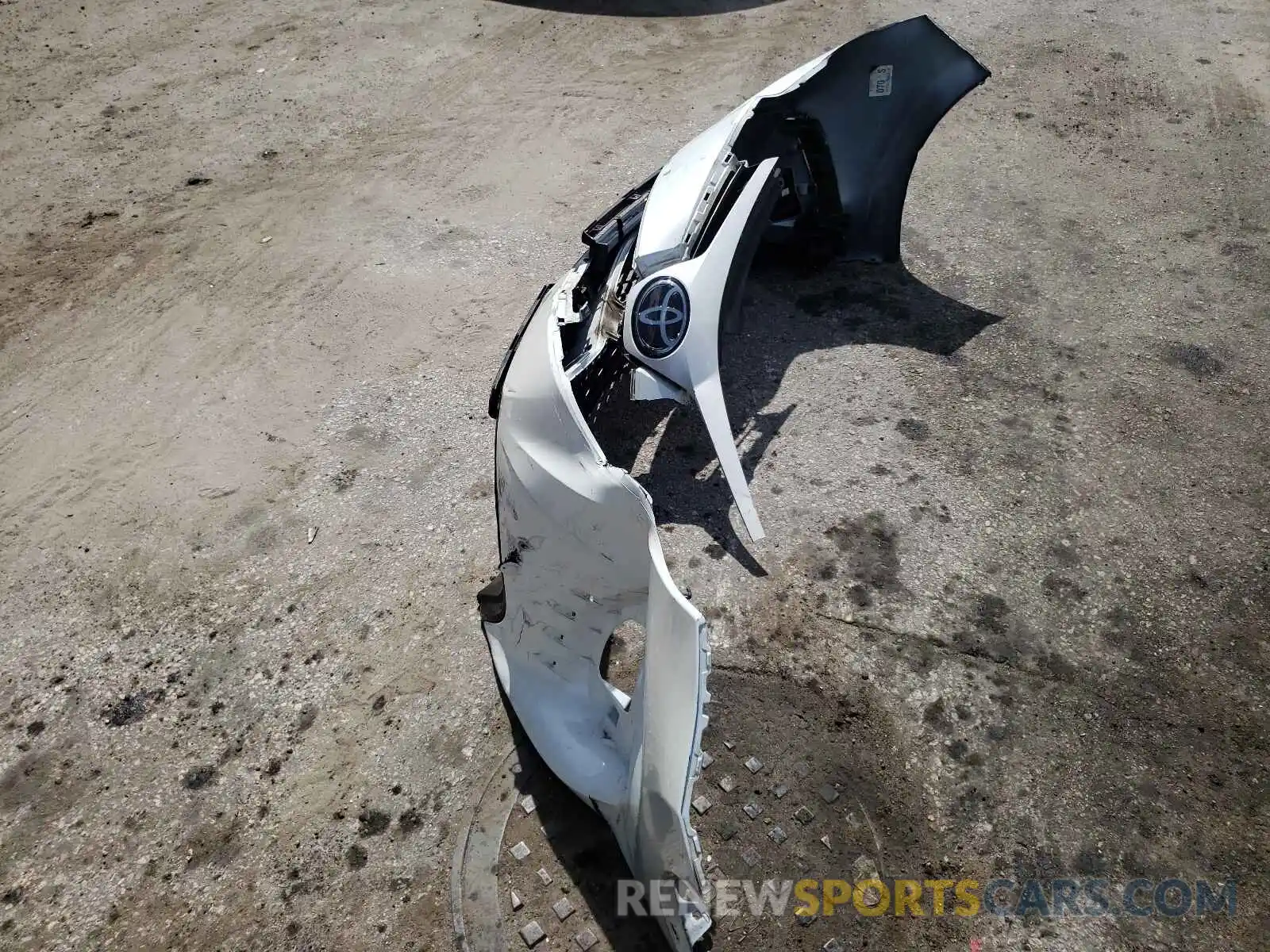 9 Photograph of a damaged car 5YFBURHEXKP940378 TOYOTA COROLLA 2019