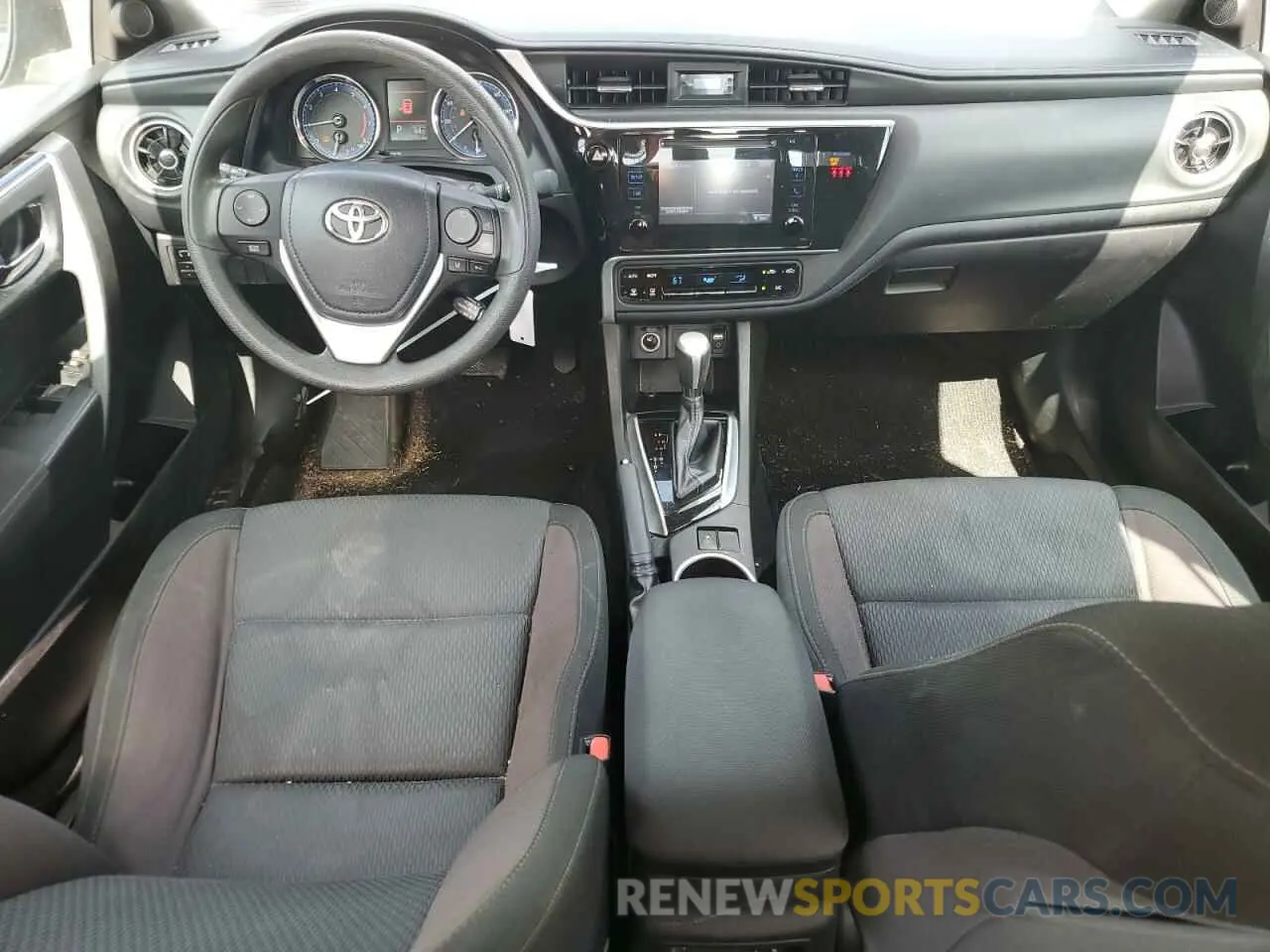 8 Photograph of a damaged car 5YFBURHEXKP942129 TOYOTA COROLLA 2019