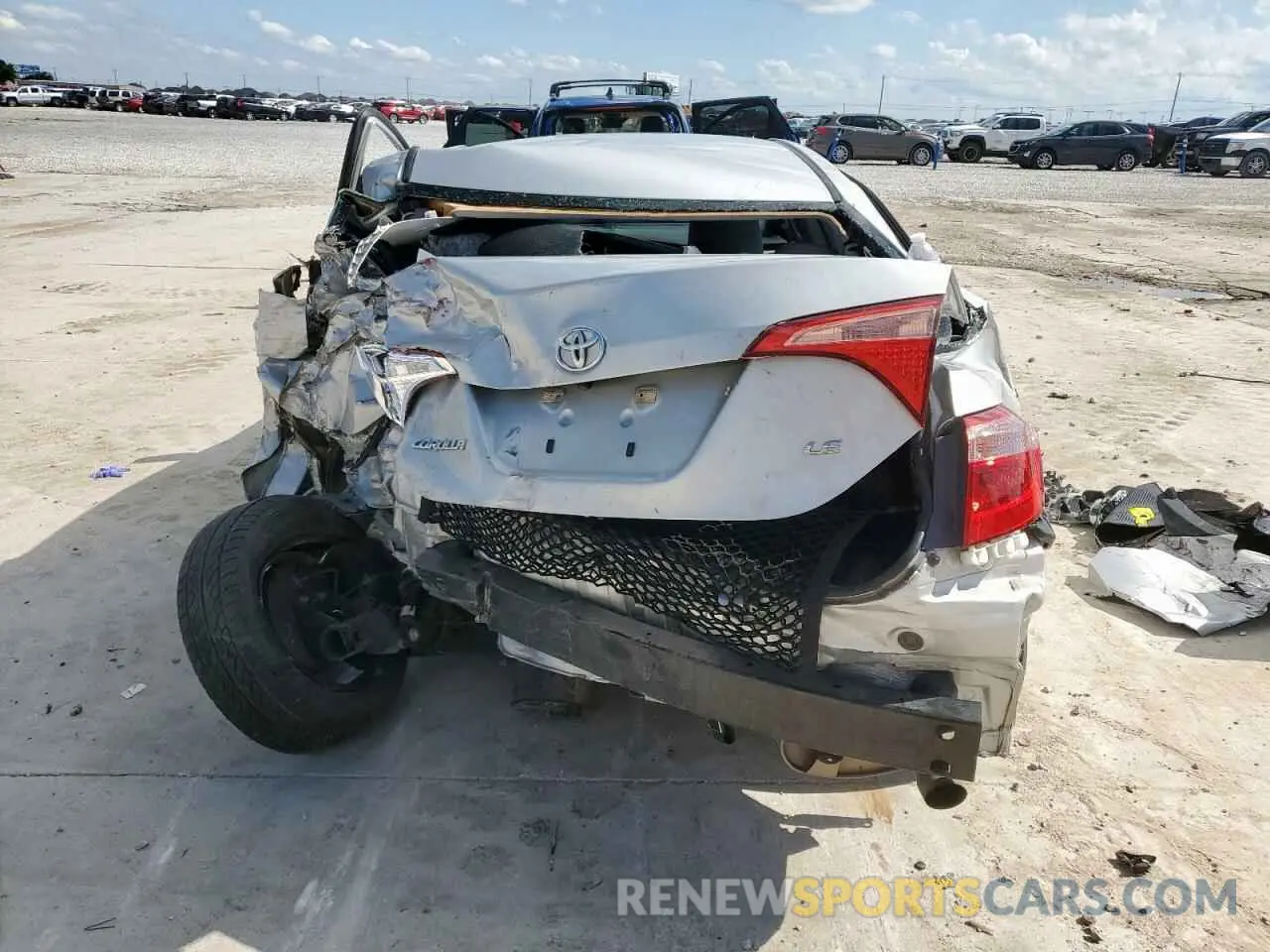 6 Photograph of a damaged car 5YFBURHEXKP944866 TOYOTA COROLLA 2019