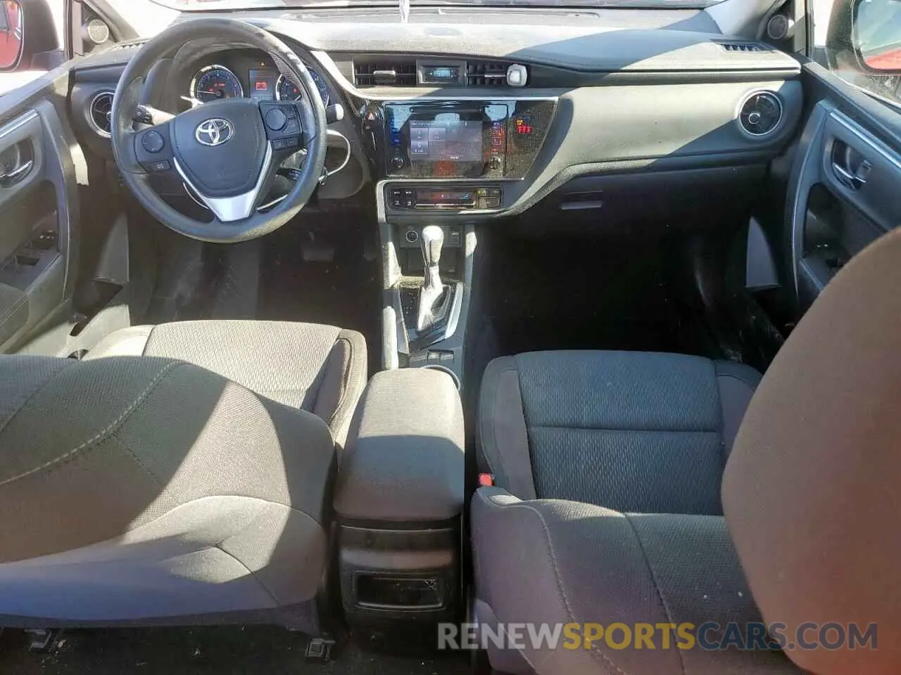 8 Photograph of a damaged car 5YFBURHEXKP944933 TOYOTA COROLLA 2019