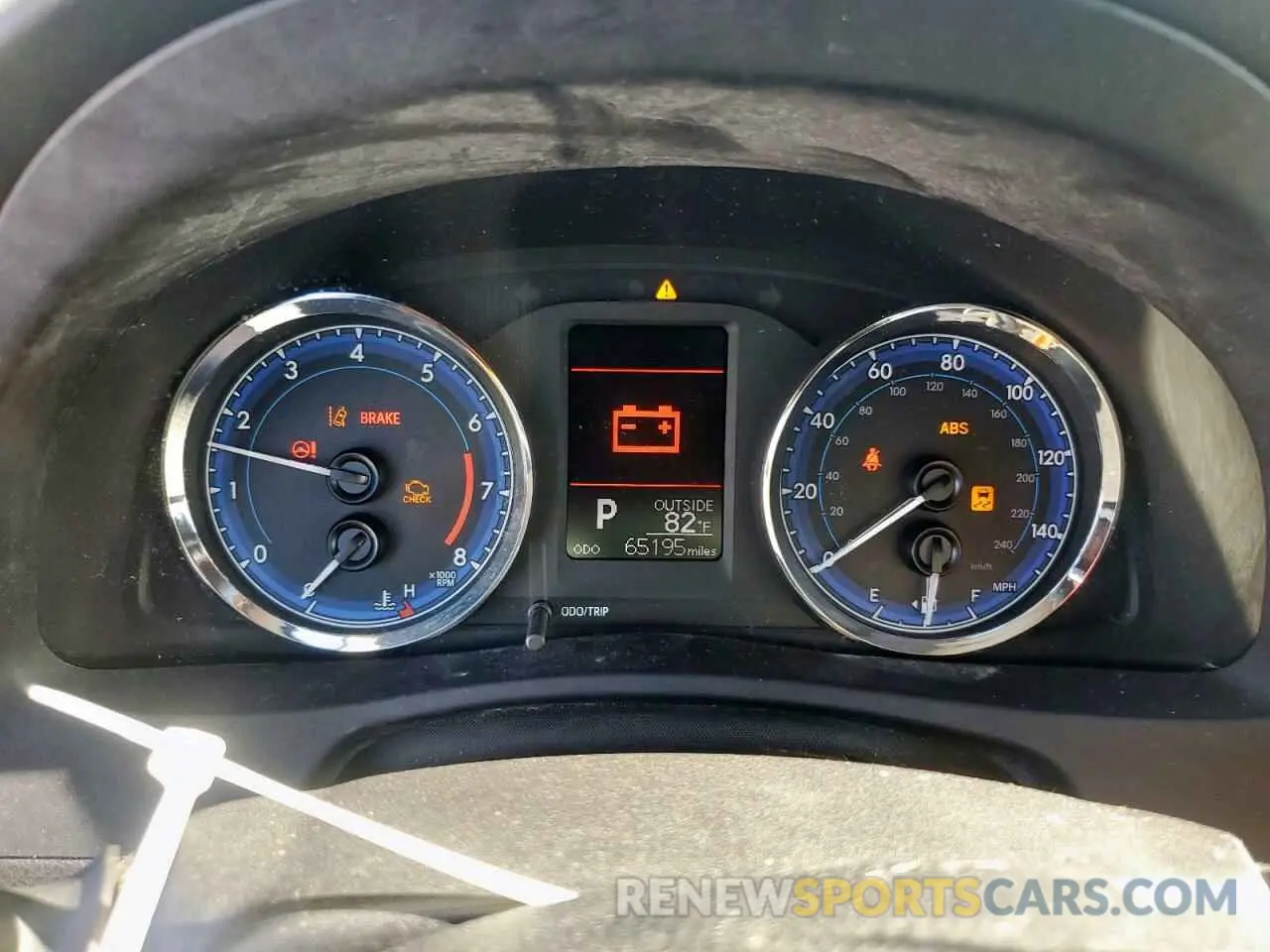 9 Photograph of a damaged car 5YFBURHEXKP944933 TOYOTA COROLLA 2019