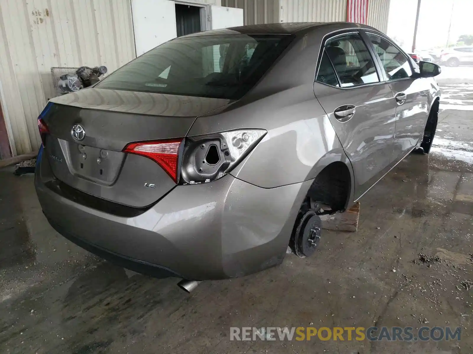 4 Photograph of a damaged car 5YFBURHEXKP945273 TOYOTA COROLLA 2019