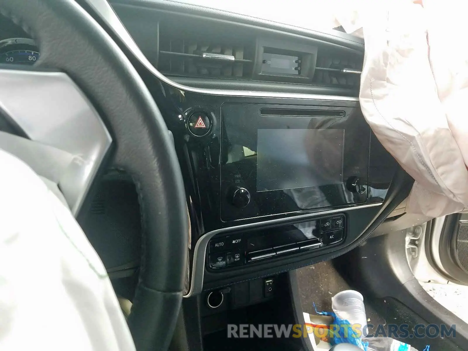 9 Photograph of a damaged car 5YFBURHEXKP946309 TOYOTA COROLLA 2019
