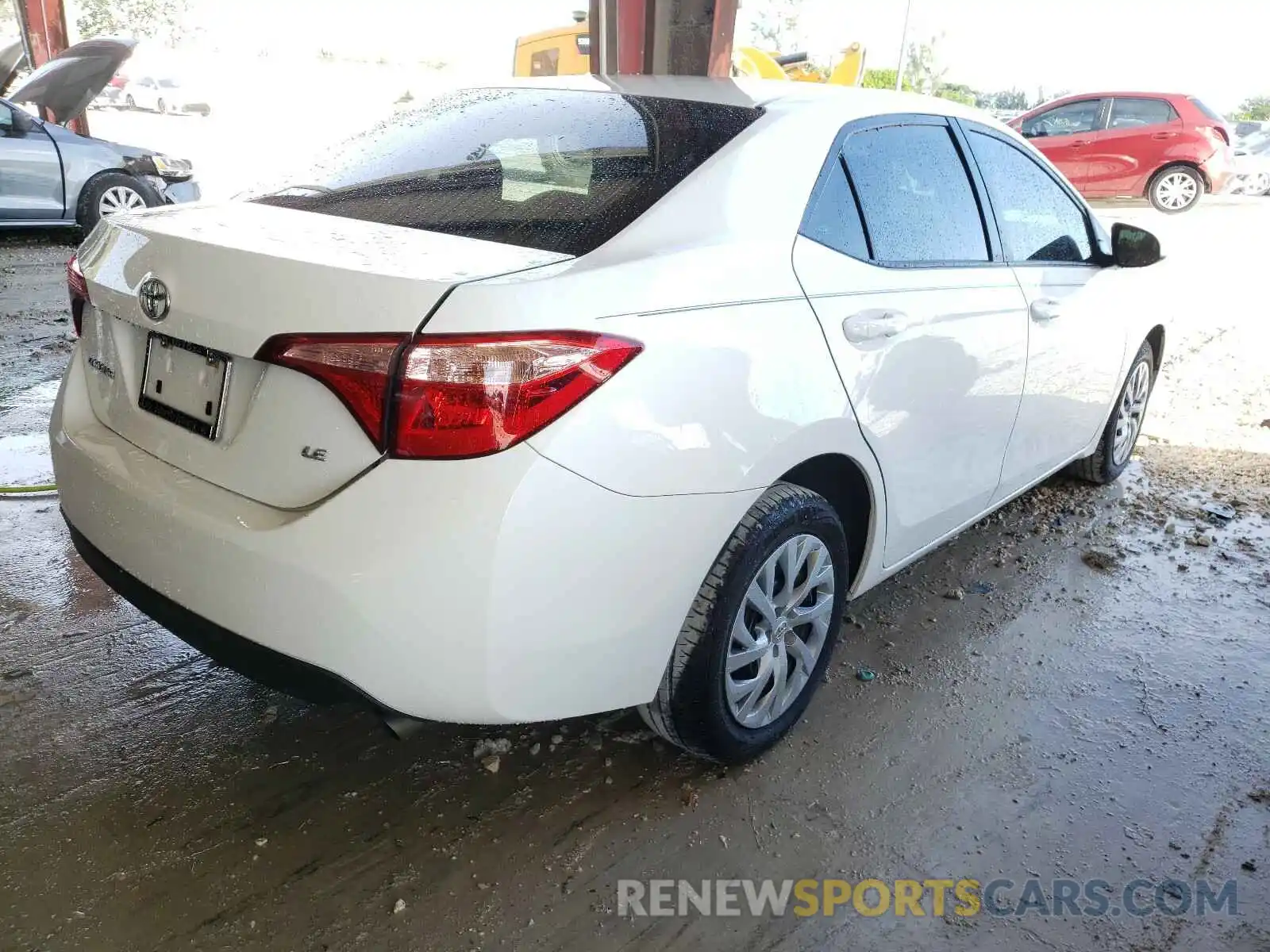 4 Photograph of a damaged car 5YFBURHEXKP947296 TOYOTA COROLLA 2019