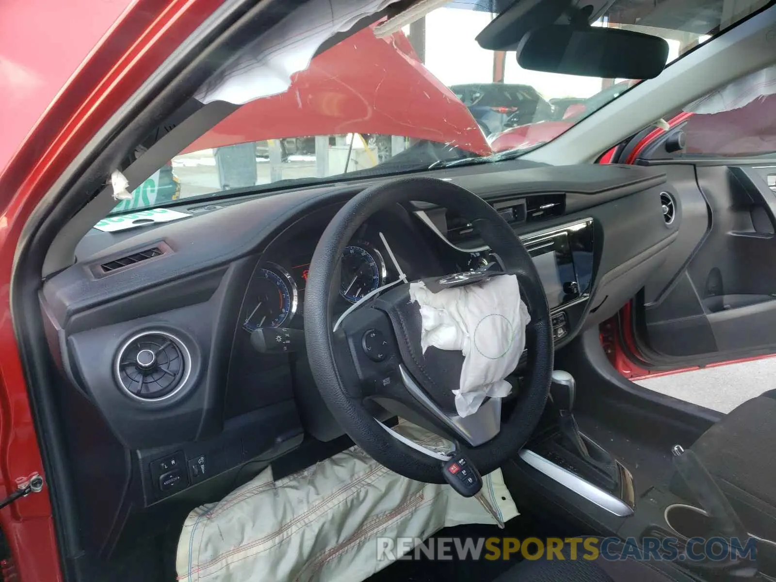 9 Photograph of a damaged car 5YFBURHEXKP947380 TOYOTA COROLLA 2019