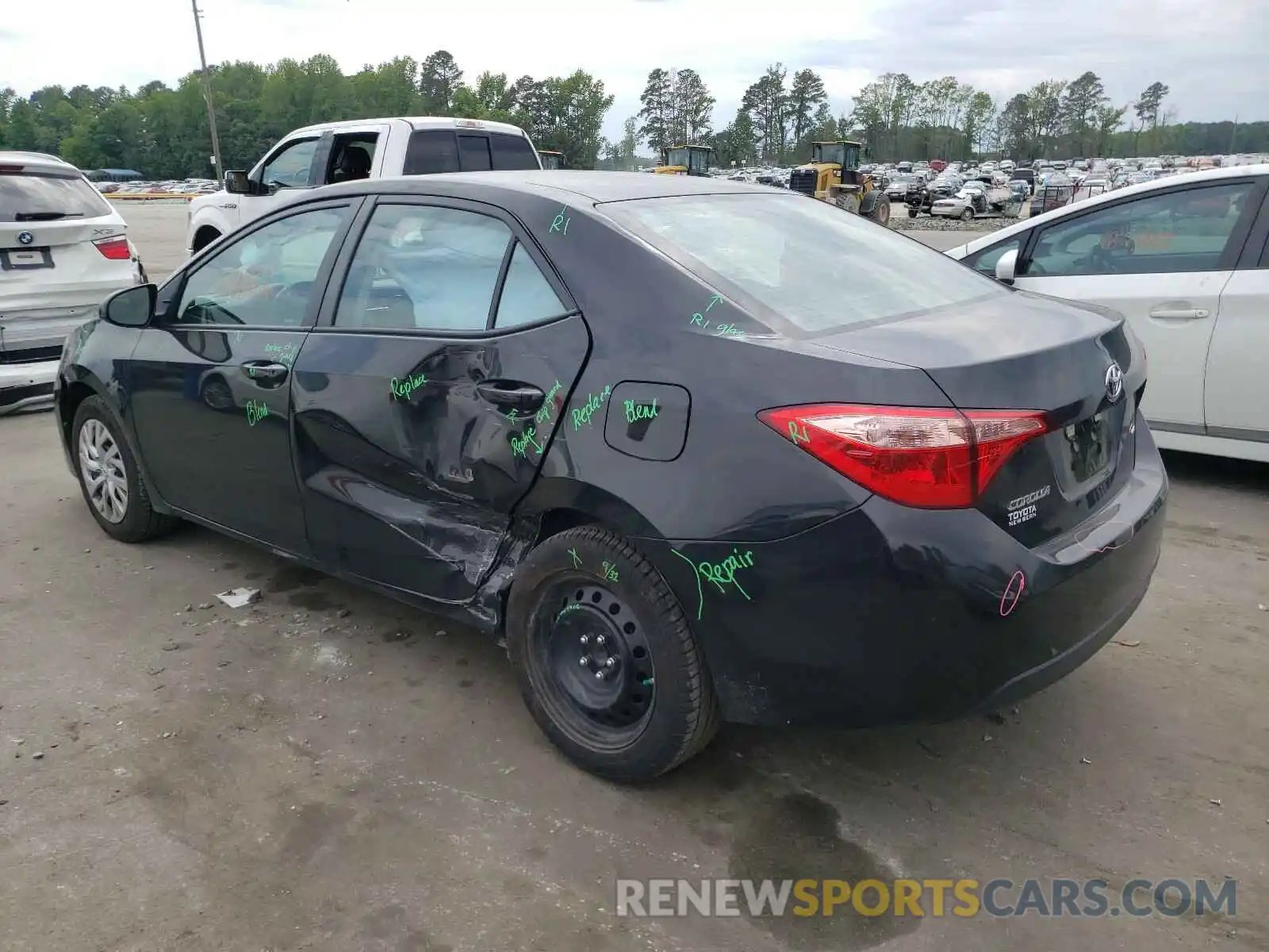 3 Photograph of a damaged car 5YFBURHEXKP948125 TOYOTA COROLLA 2019