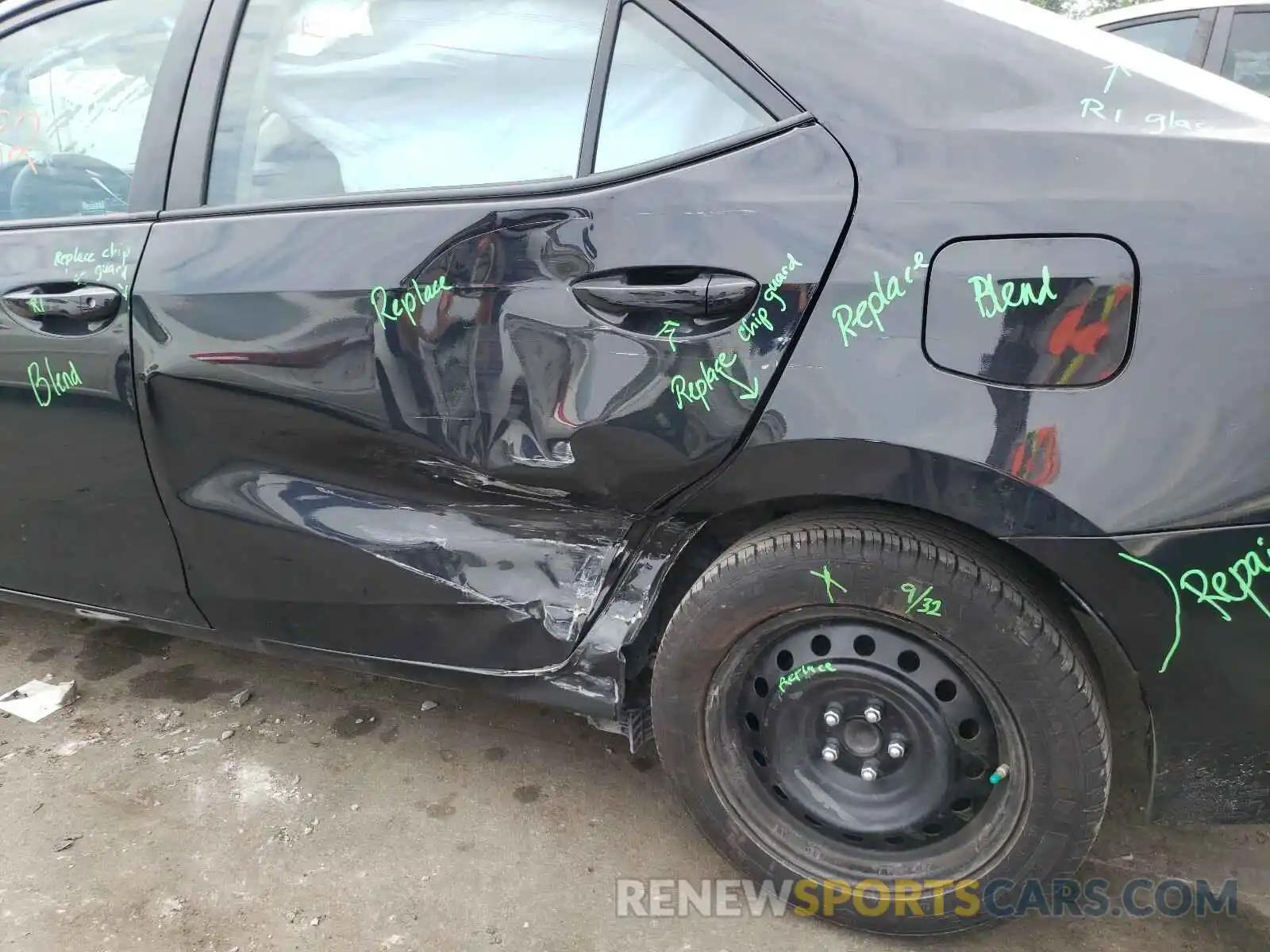 9 Photograph of a damaged car 5YFBURHEXKP948125 TOYOTA COROLLA 2019