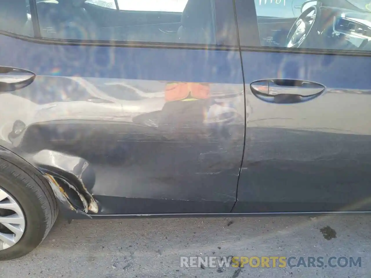 9 Photograph of a damaged car 5YFBURHEXKP948898 TOYOTA COROLLA 2019