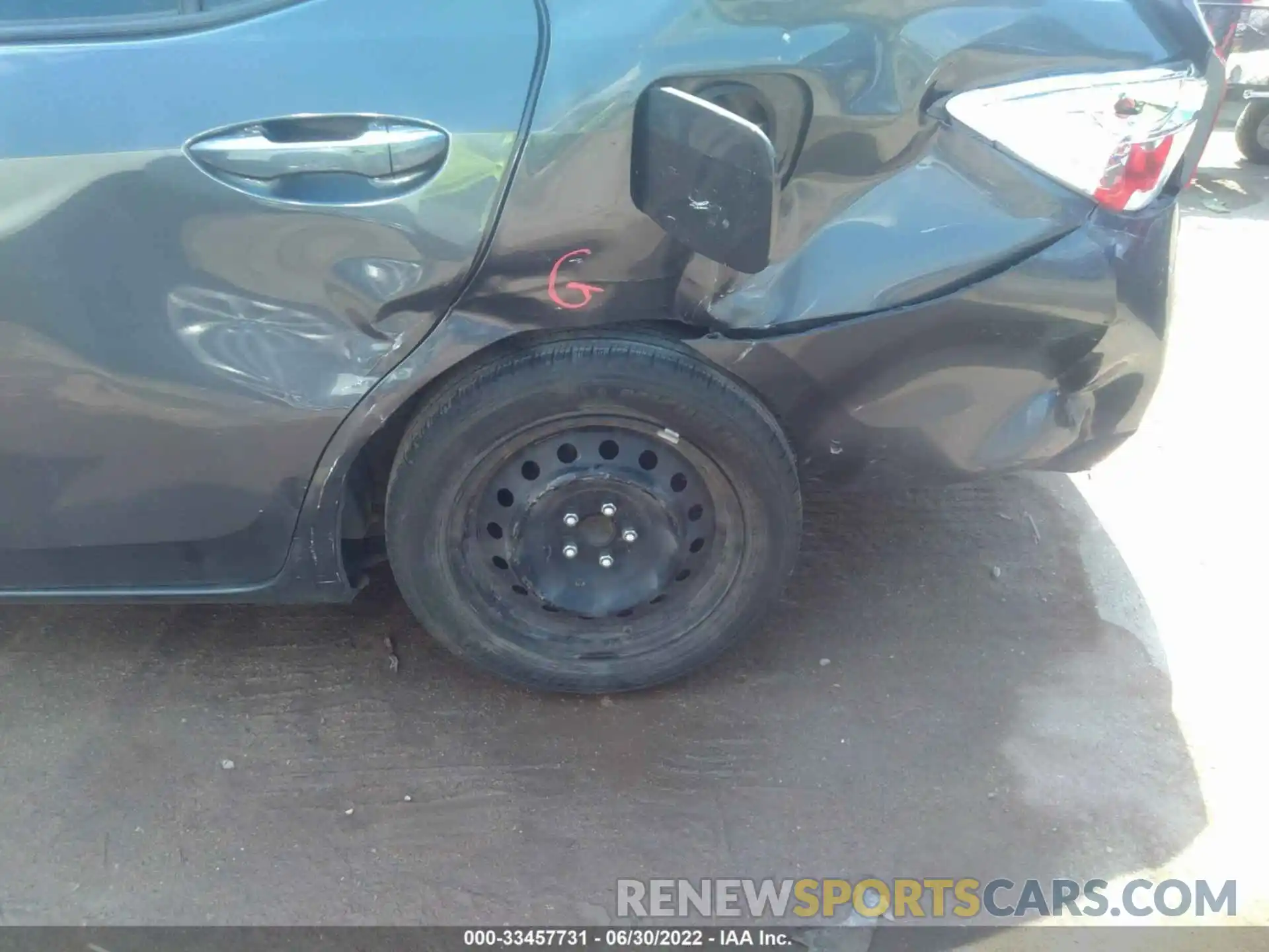 12 Photograph of a damaged car 5YFBURHEXKP949341 TOYOTA COROLLA 2019