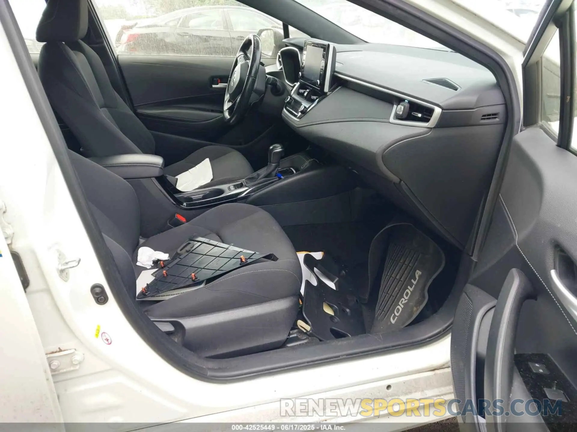 5 Photograph of a damaged car JTNK4RBE0K3003102 TOYOTA COROLLA 2019