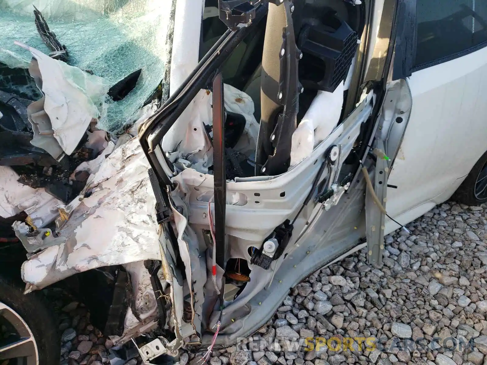 10 Photograph of a damaged car JTNK4RBE0K3040196 TOYOTA COROLLA 2019