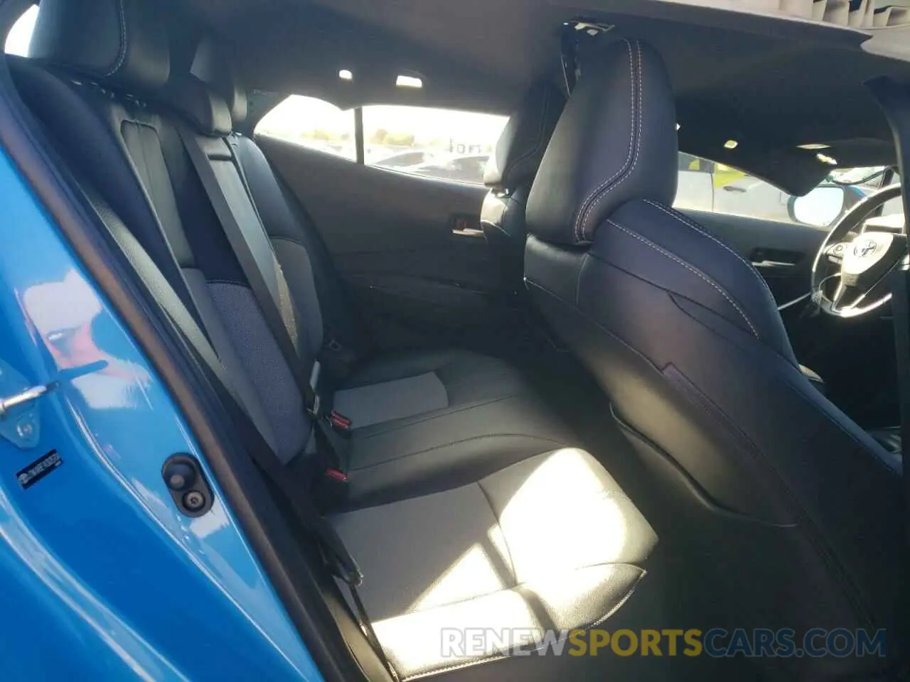 10 Photograph of a damaged car JTNK4RBE1K3035704 TOYOTA COROLLA 2019