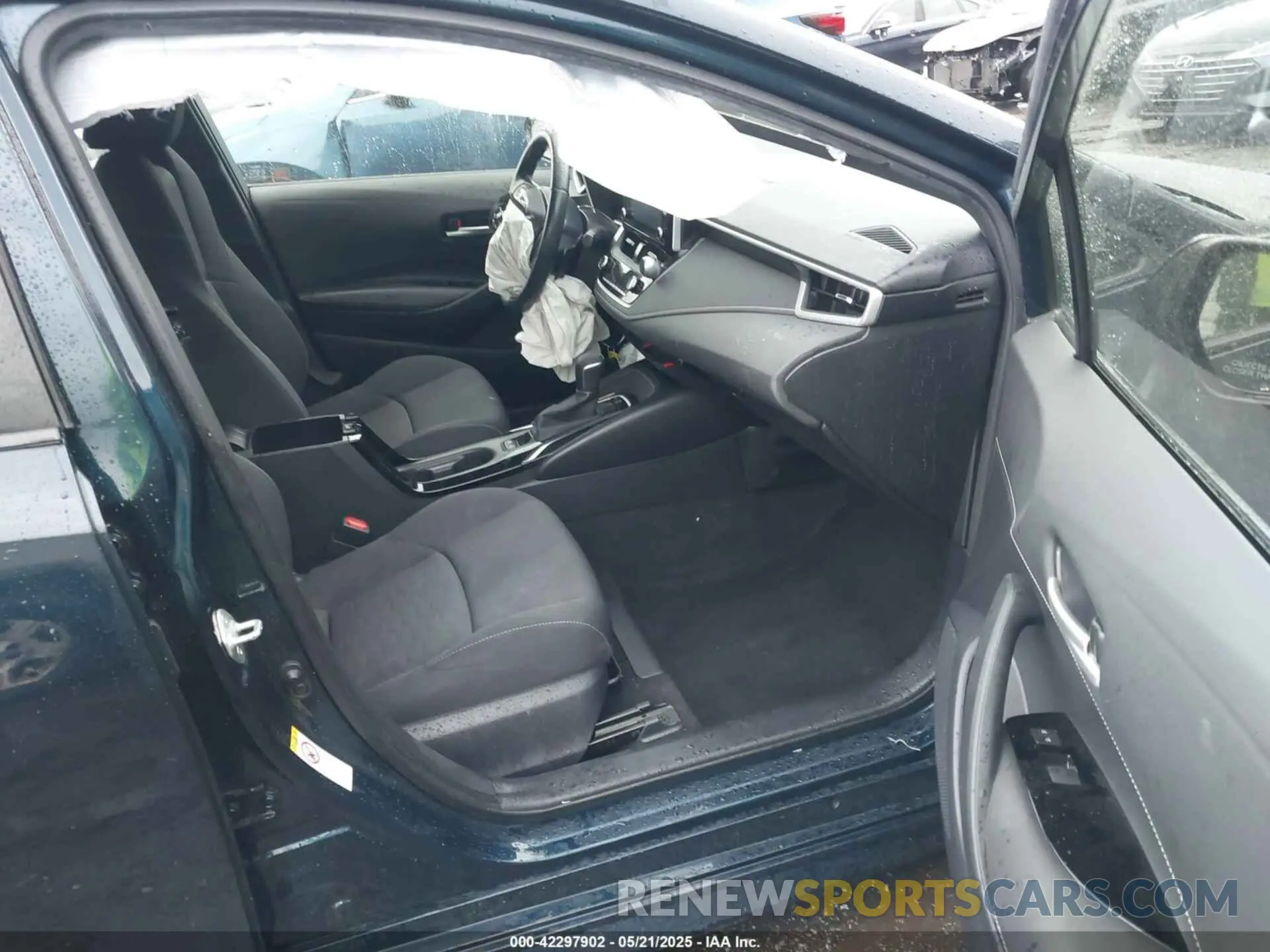 5 Photograph of a damaged car JTNK4RBE2K3049966 TOYOTA COROLLA 2019